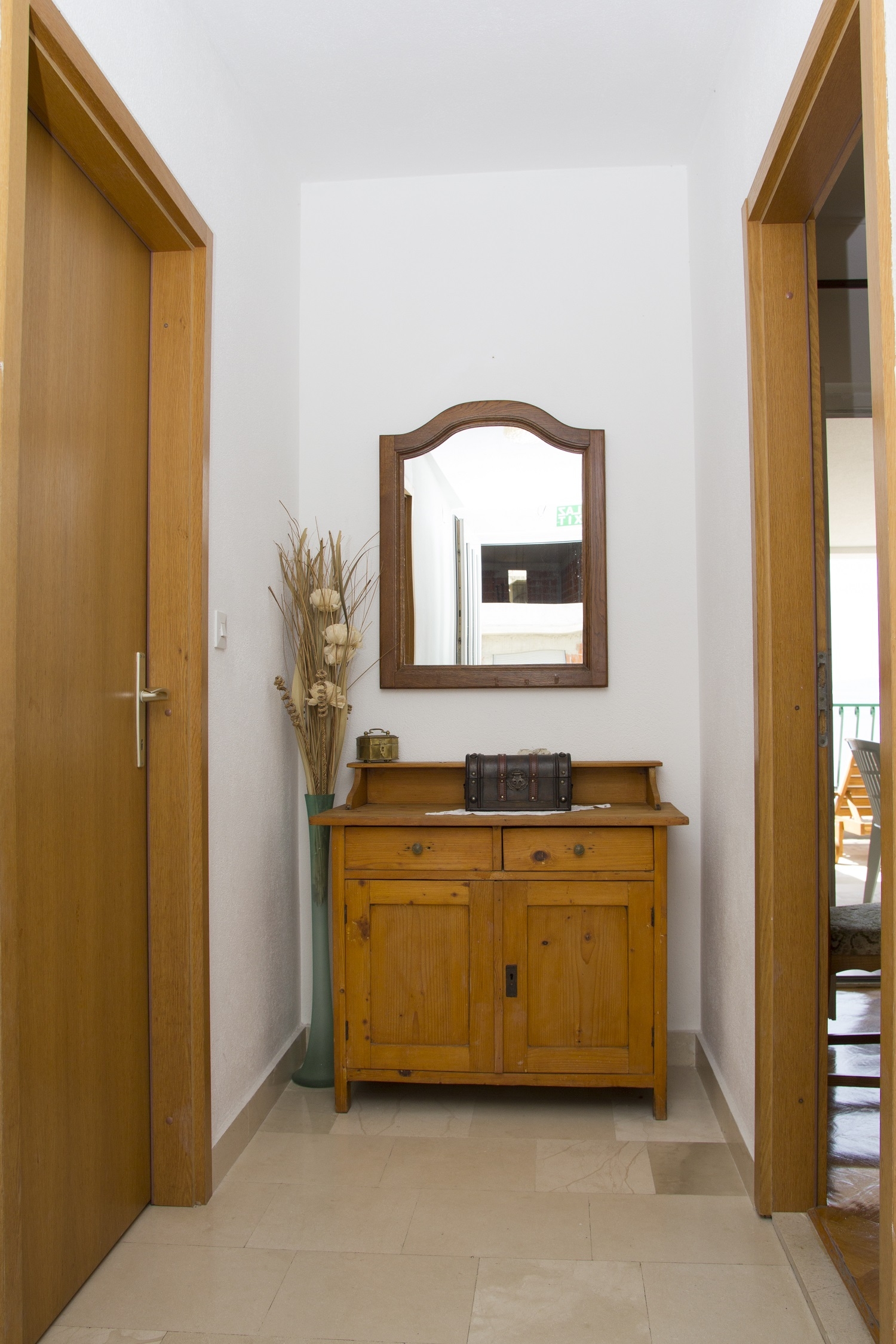 Two bedroom apartment near beach Pisak, Omiš  A-d