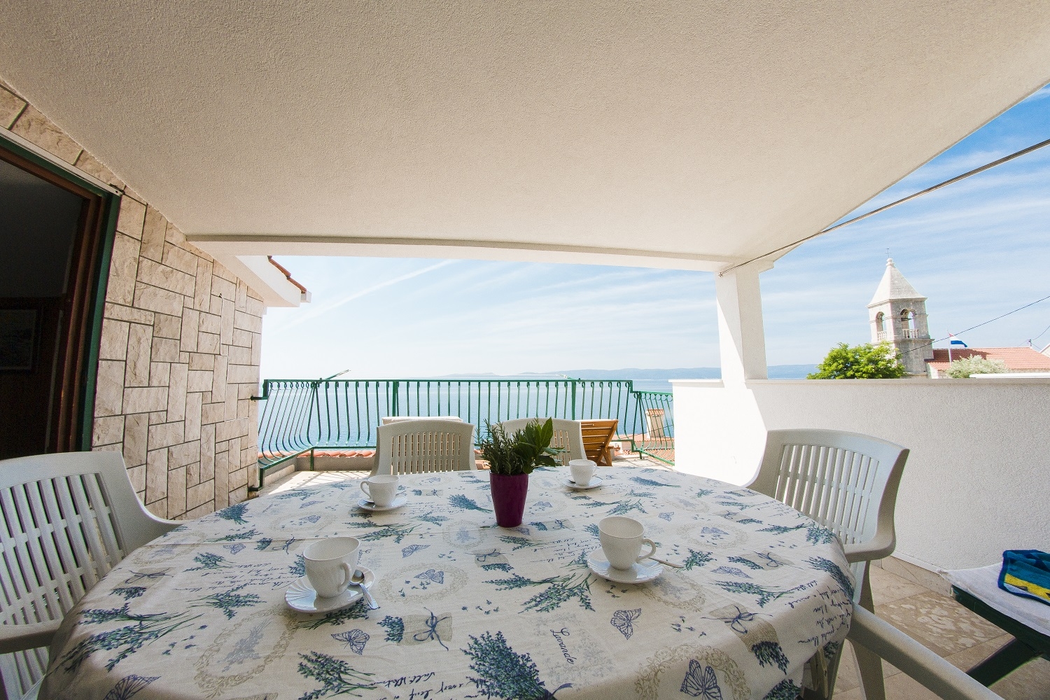 Two bedroom apartment near beach Pisak, Omiš  A-d