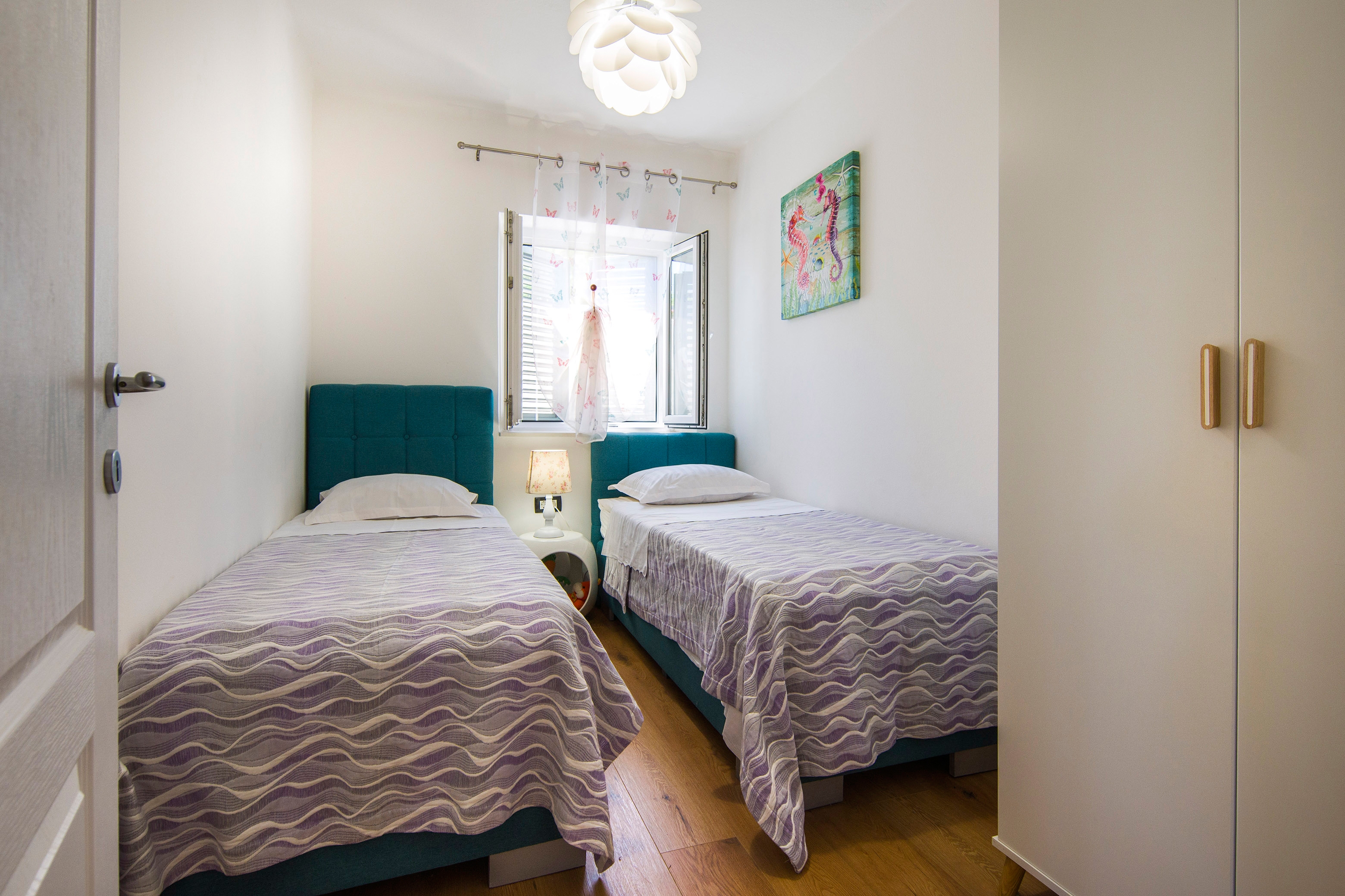 Two bedroom apartment near beach Pisak, Omiš  A-e