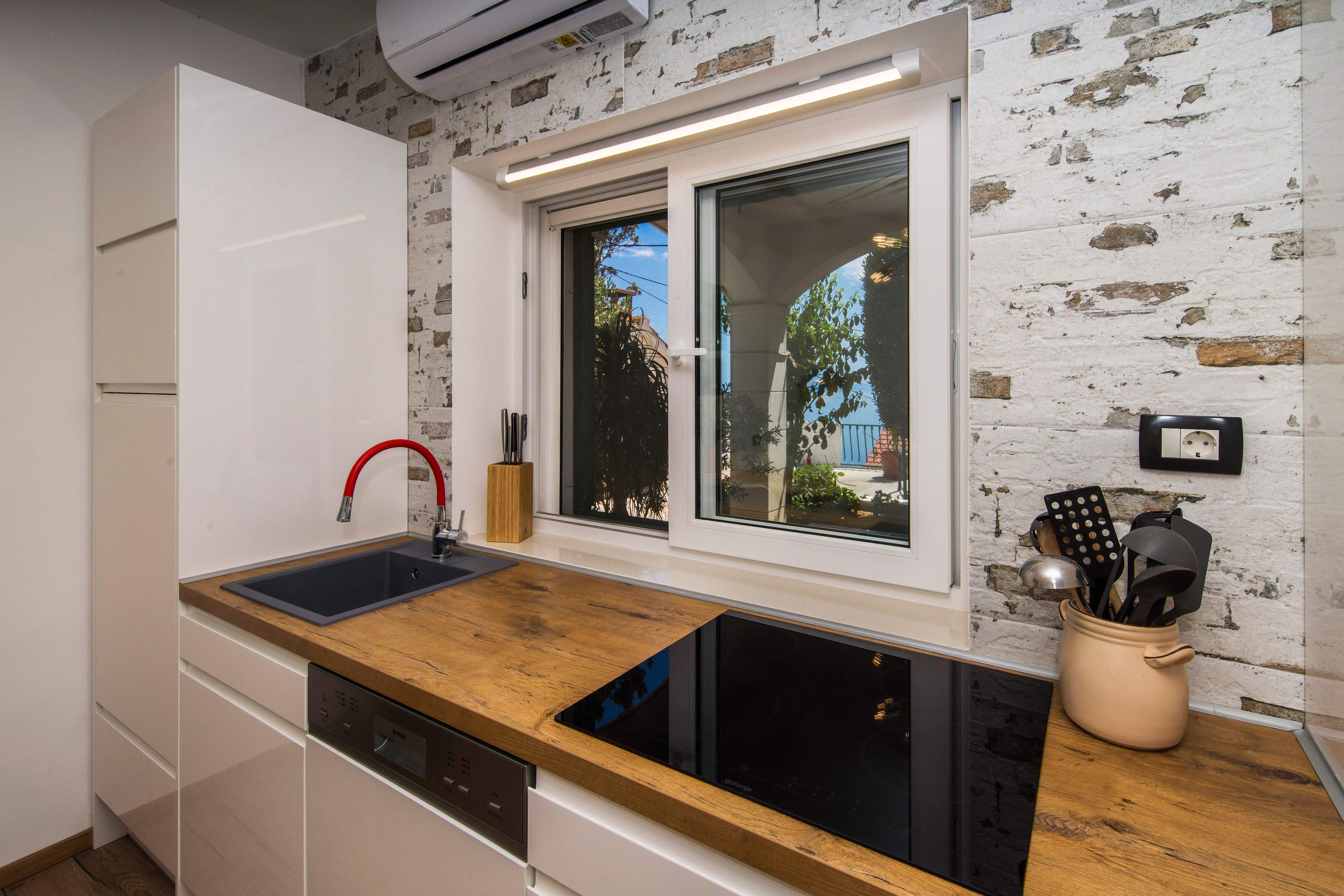 Top Omiš Pisak Top Omiš Pisak