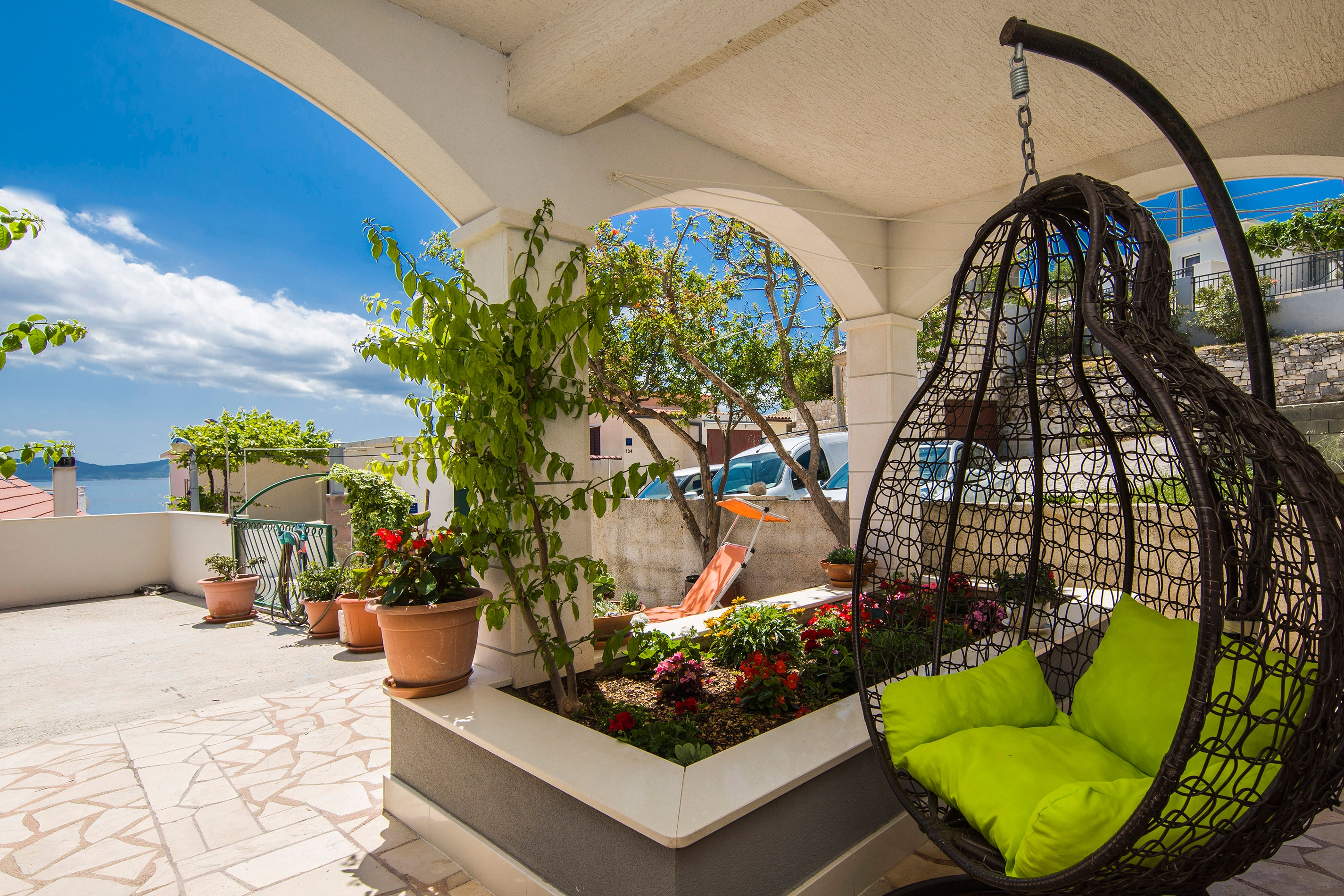 Two bedroom apartment near beach Pisak, Omiš  A-e