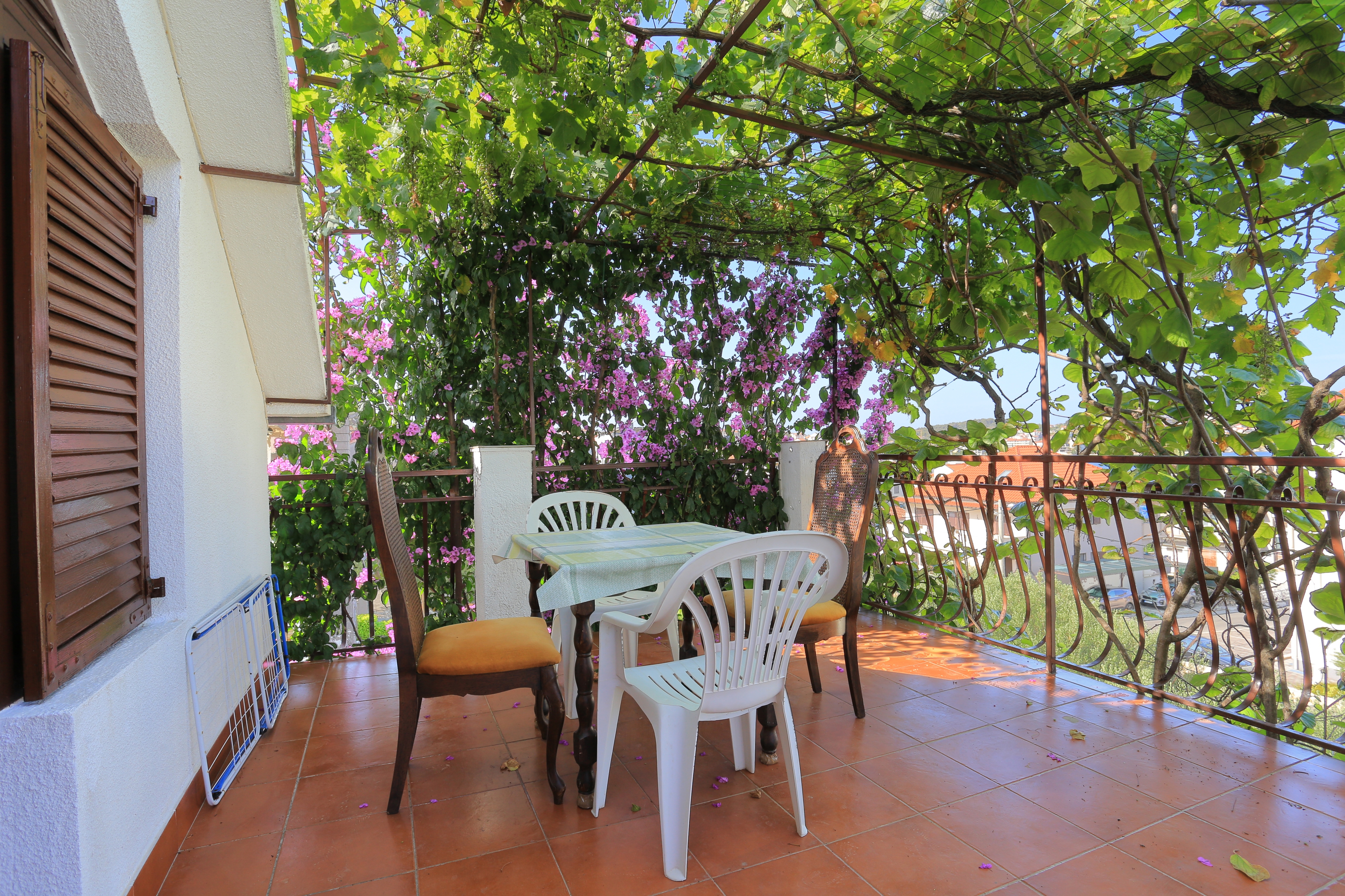 Two bedroom apartment with terrace and sea view Okrug Gornji, Čiovo (A-1069-b)