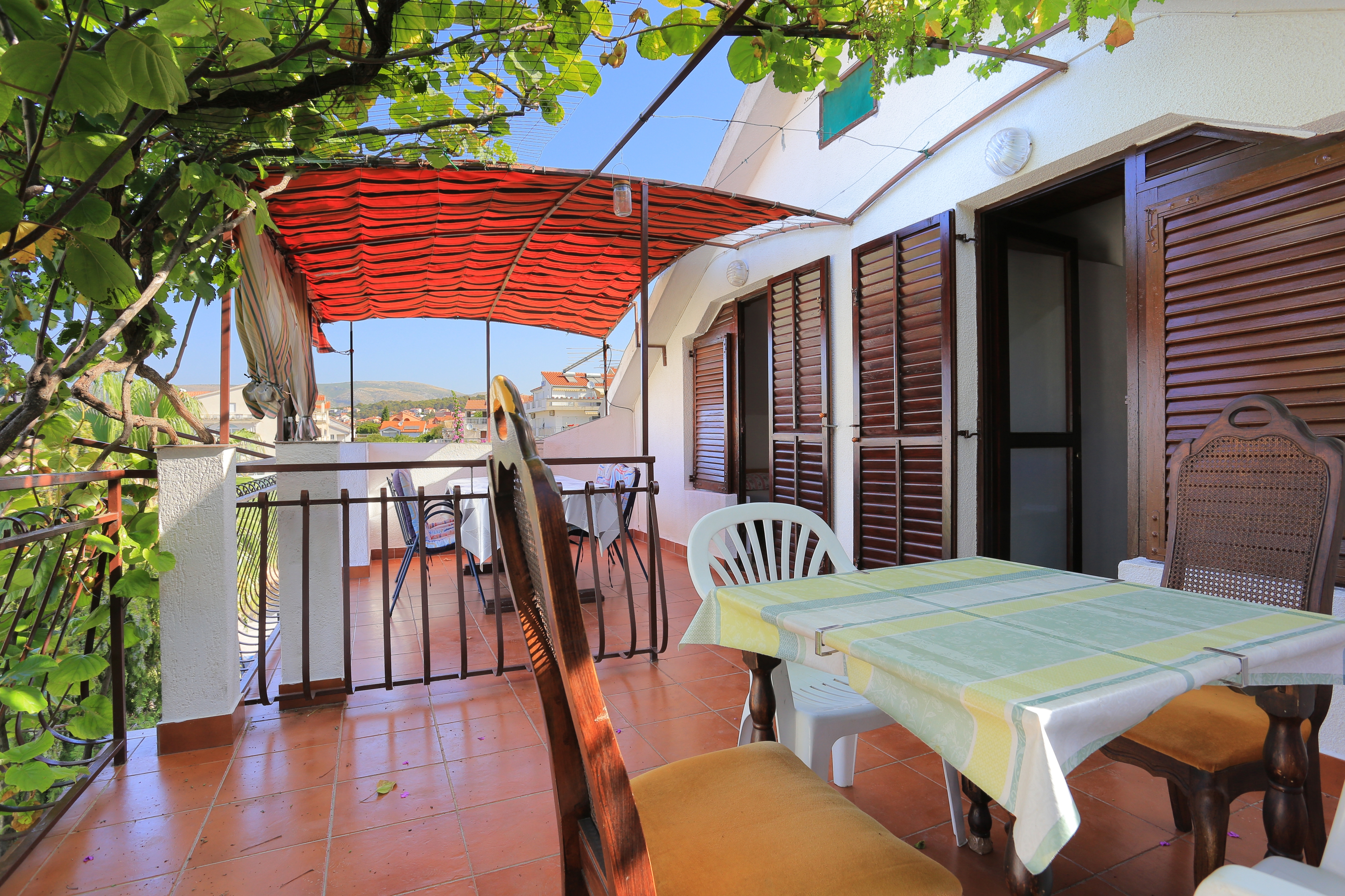 Two bedroom apartment with terrace and sea view Okrug Gornji, Čiovo  A-b