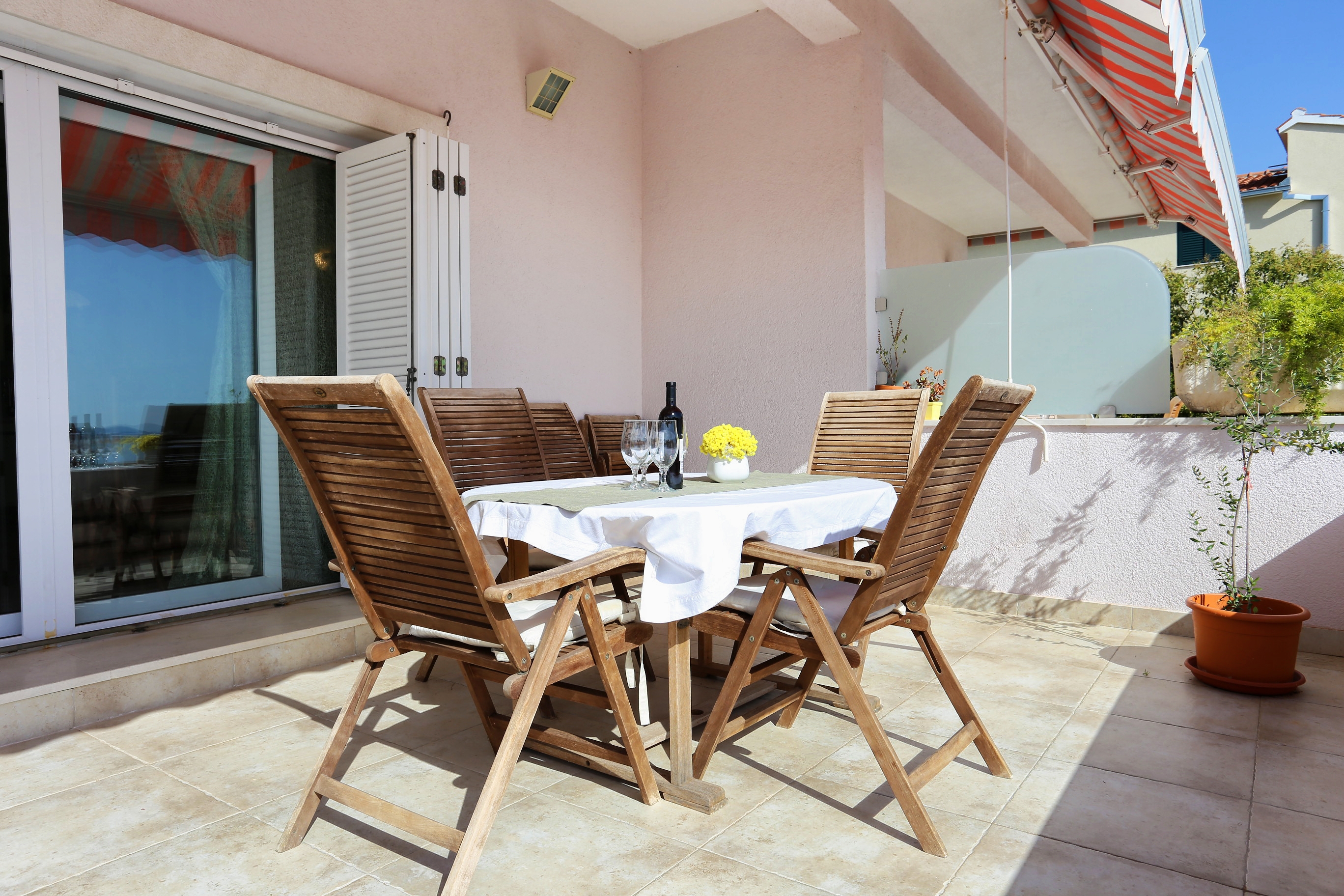 Three bedroom apartment with terrace and sea view Rastići, Čiovo  A-a