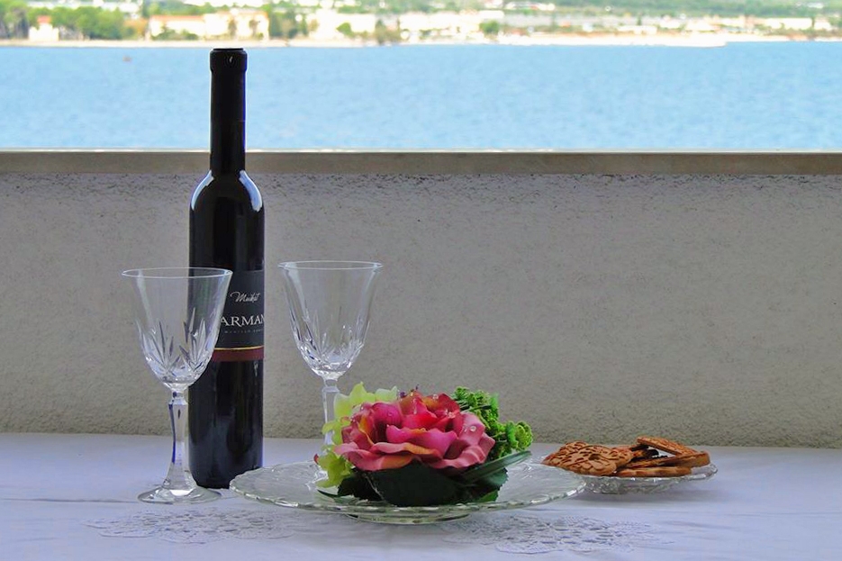 Two bedroom apartment near beach Arbanija, Čiovo (A-1085-c)