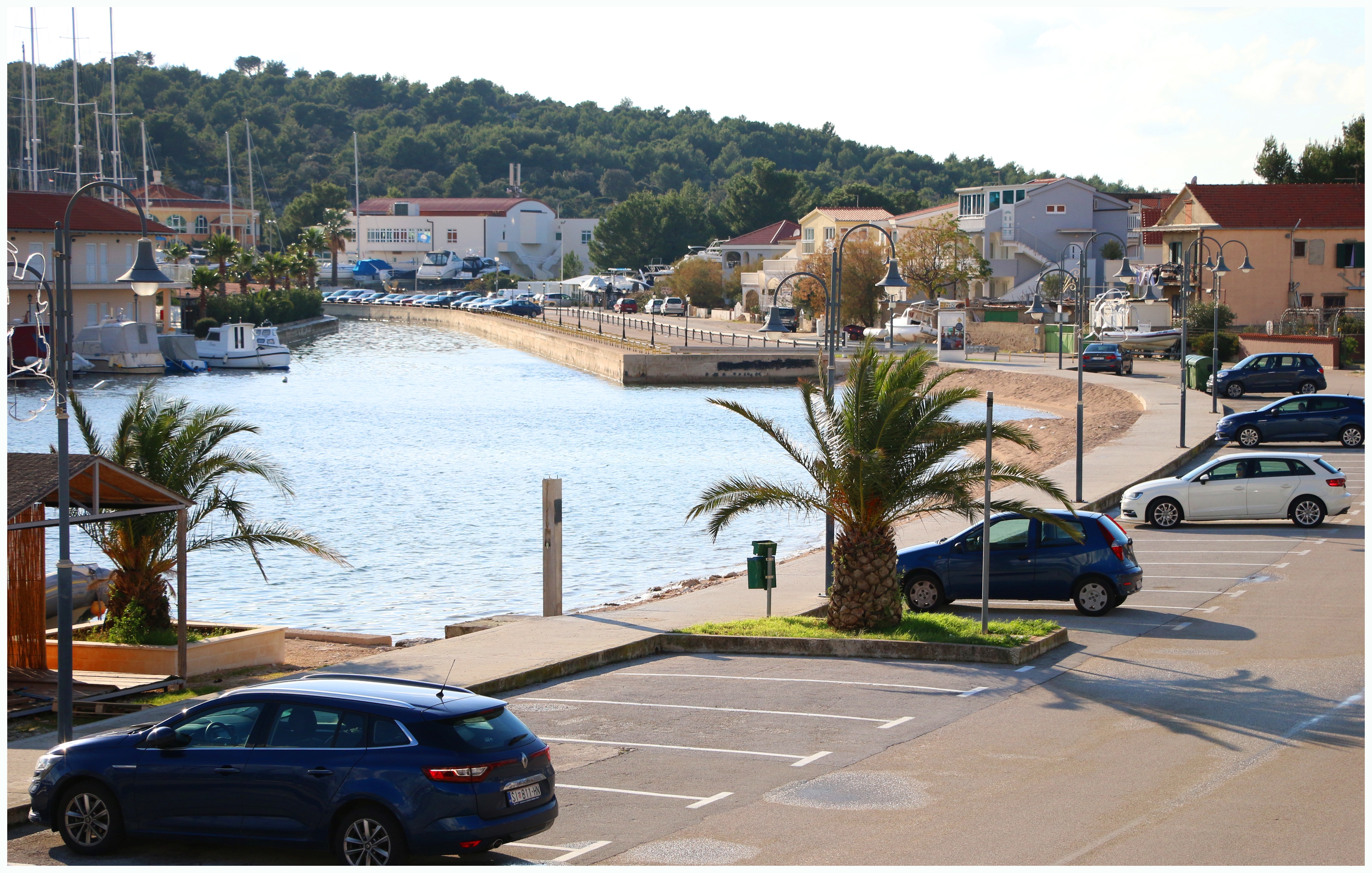 Two bedroom apartment with terrace and sea view Rogoznica  A-a