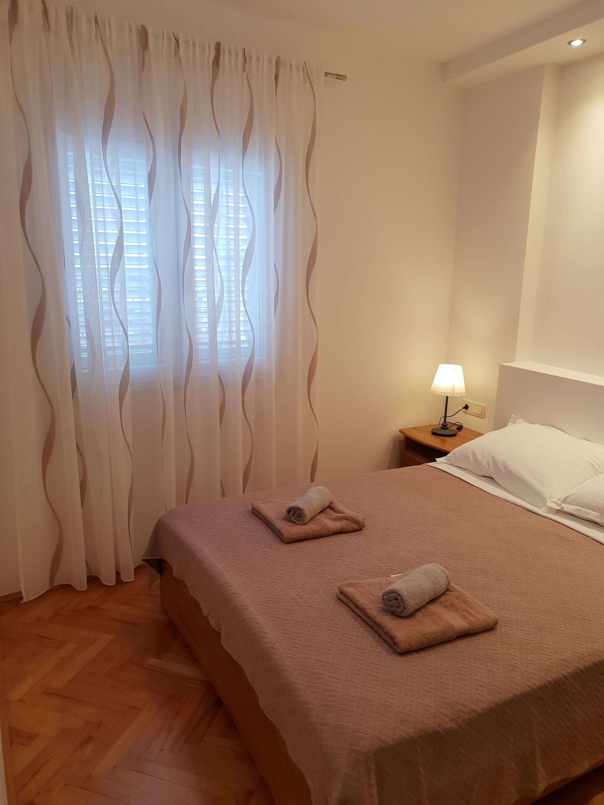 Two bedroom apartment with terrace and sea view Rogoznica  A-b