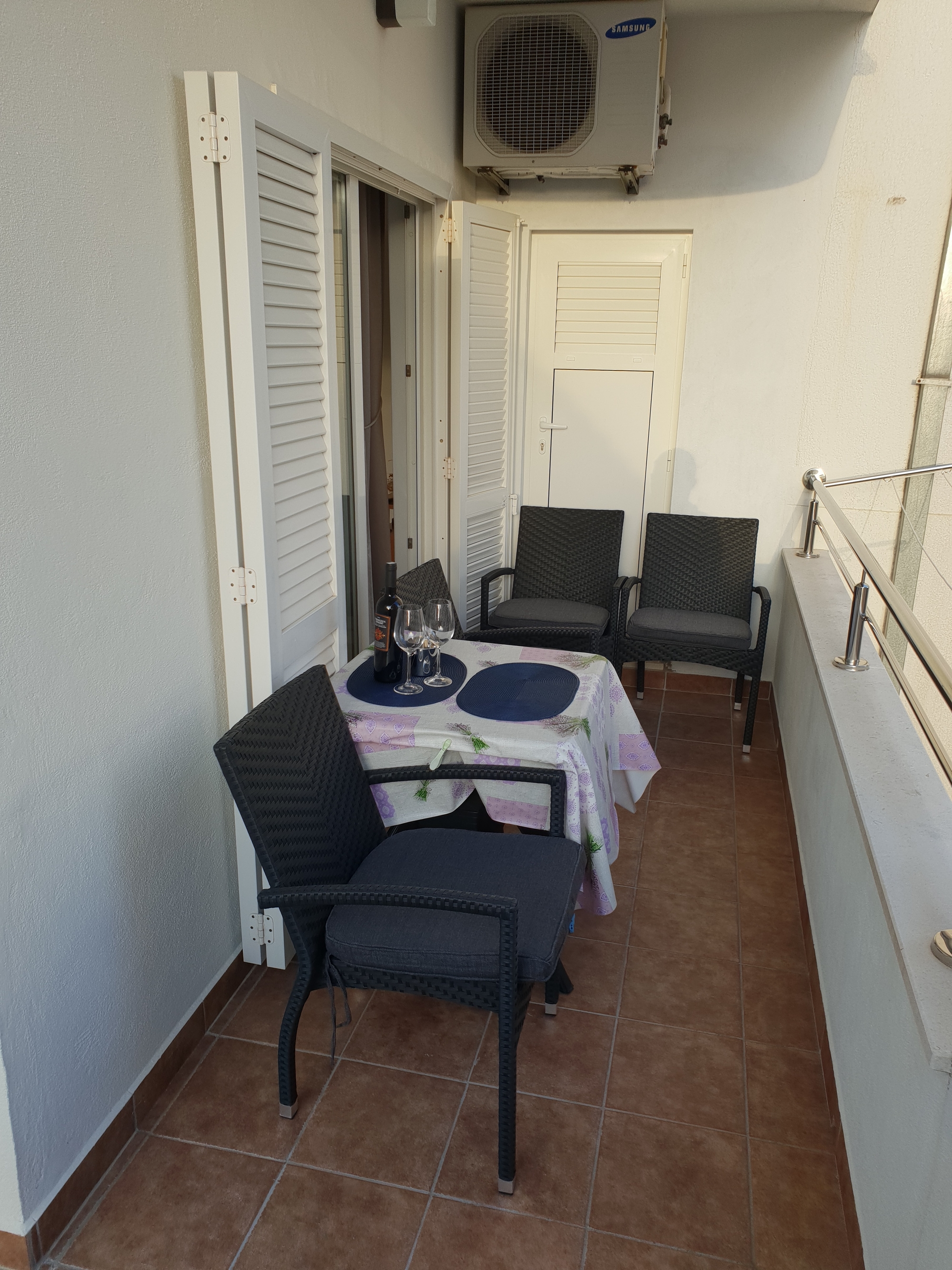 Two bedroom apartment with terrace and sea view Rogoznica  A-b