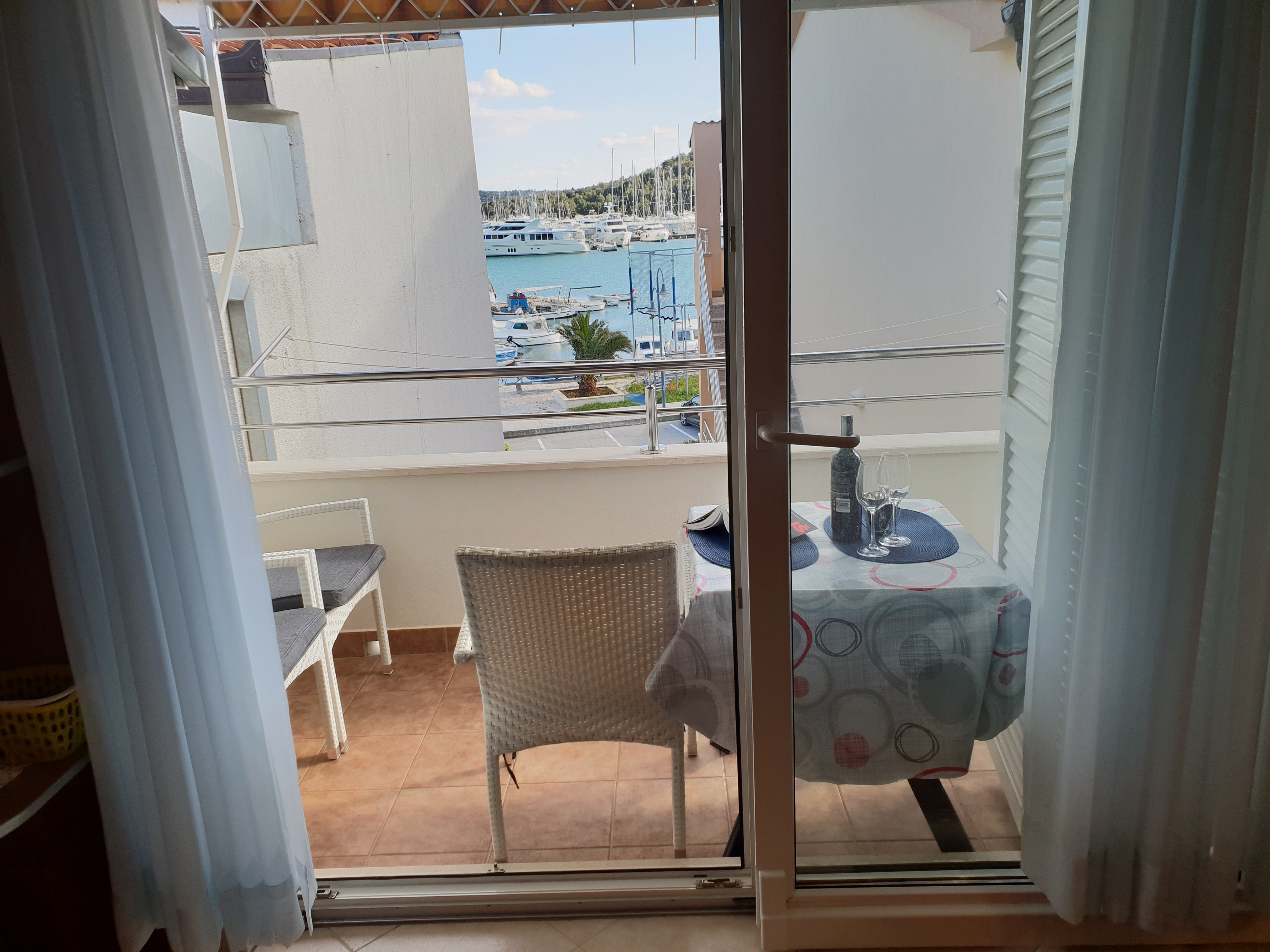 One bedroom apartment with balcony and sea view Rogoznica (A-1089-c) One bedroom apartment with balcony and sea view Rogoznica (A-1089-c)