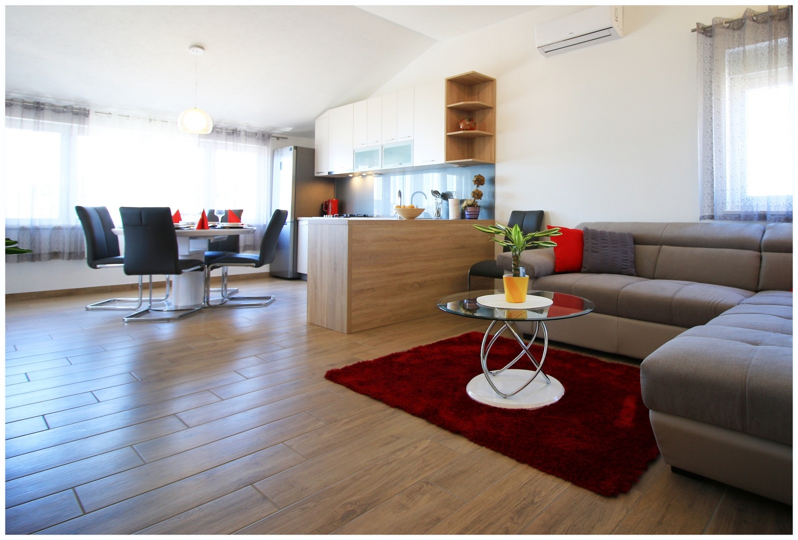 Dvosobni apartman s terasom i pogledom na more Rogoznica  A-d