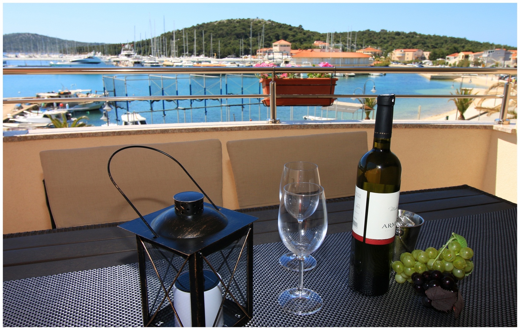 Two bedroom apartment with terrace and sea view Rogoznica  A-d