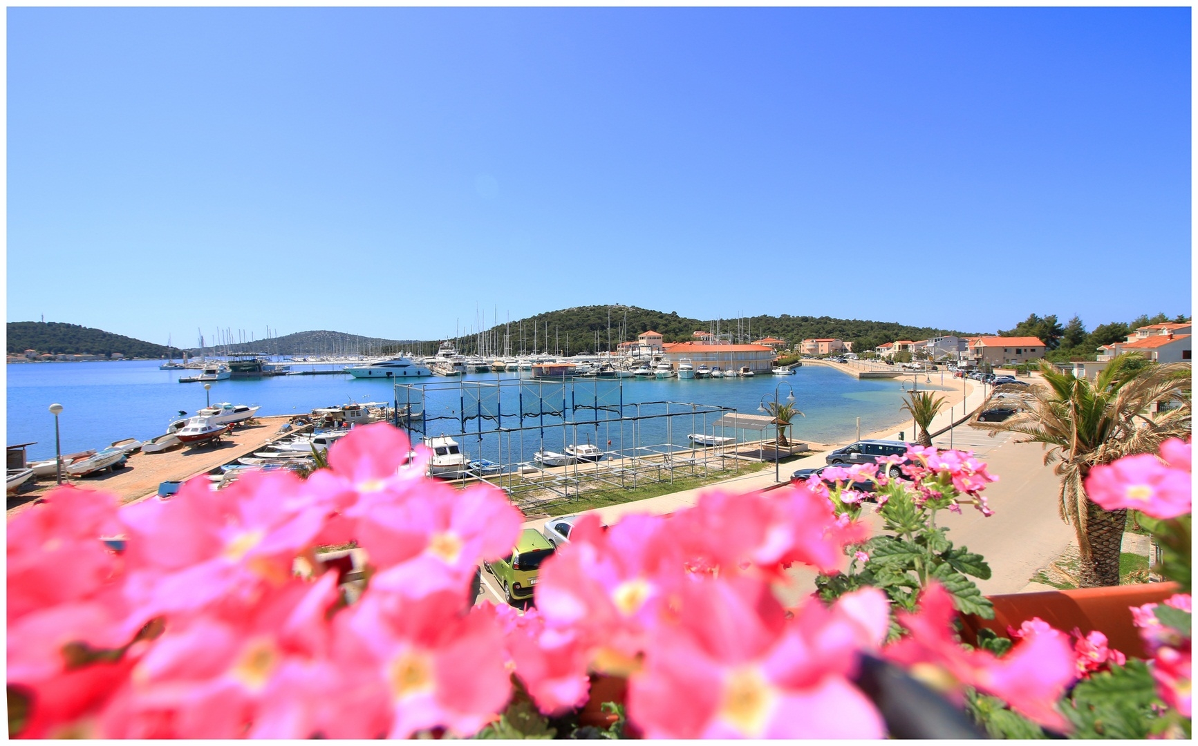 Two bedroom apartment with terrace and sea view Rogoznica  A-d