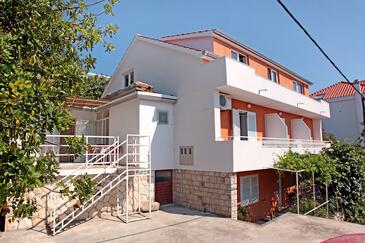 Objekt Hvar, Hvar, Objekt 109 - Apartmaji in sobe s prodnato plažo.