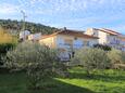 Marina, Trogir, Object 1093 - Appartementen with pebble beach.