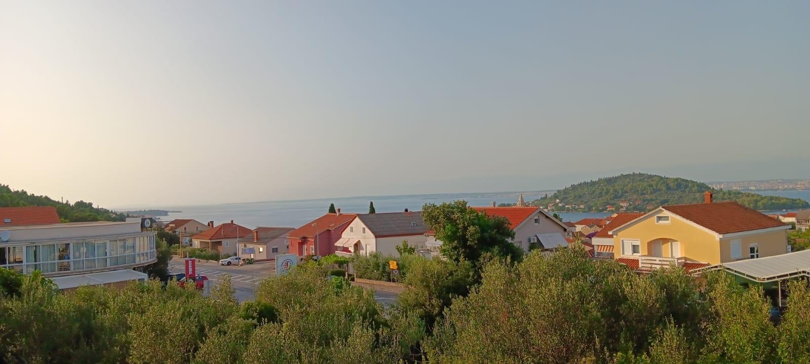 Three bedroom apartment with terrace and sea view Kali, Ugljan  A-a