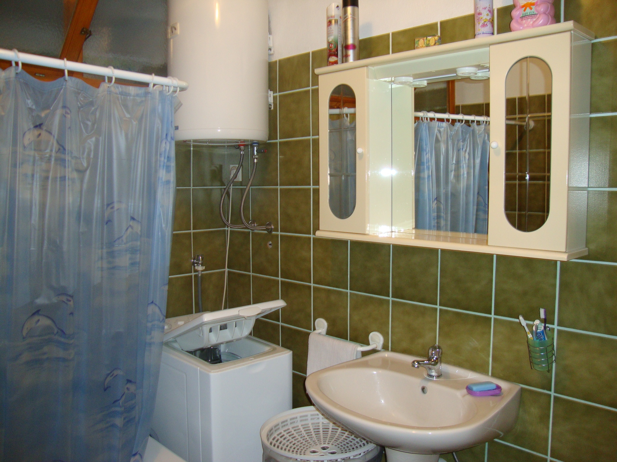 Three bedroom apartment with terrace and sea view Kali, Ugljan  A-a