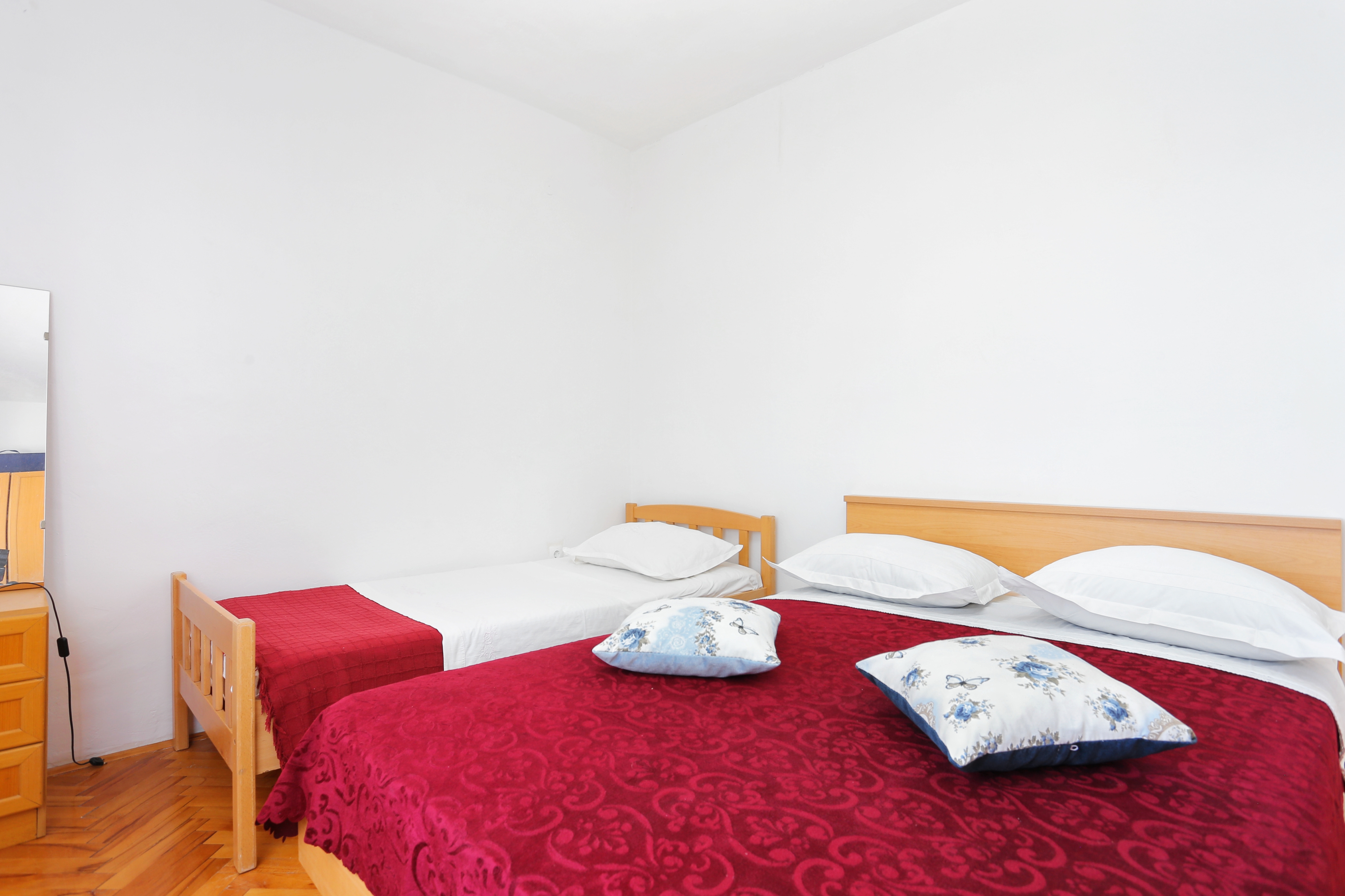 Two bedroom apartment with air-conditioning Vinišće, Trogir  A-a
