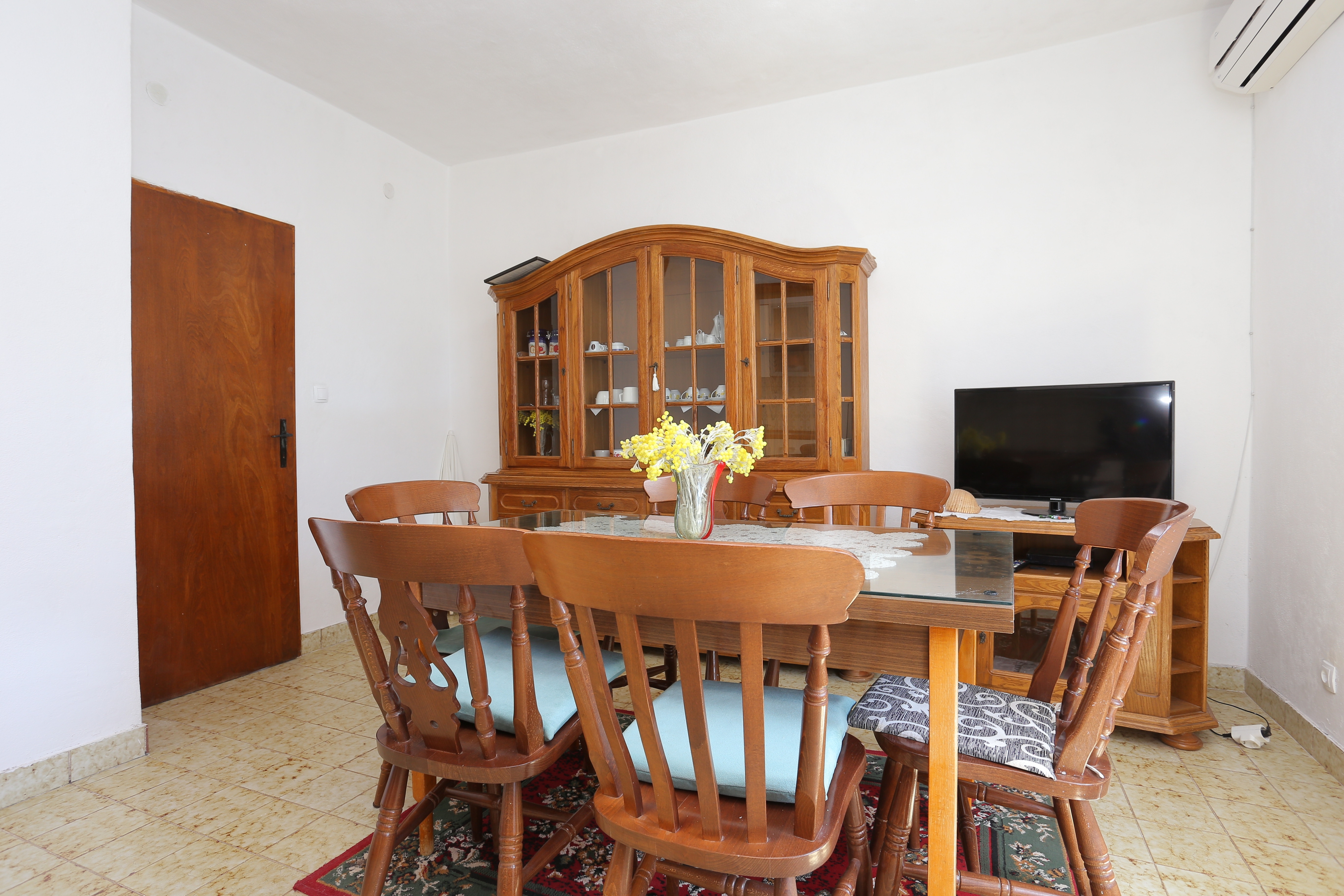 Two bedroom apartment with air-conditioning Vinišće, Trogir  A-a
