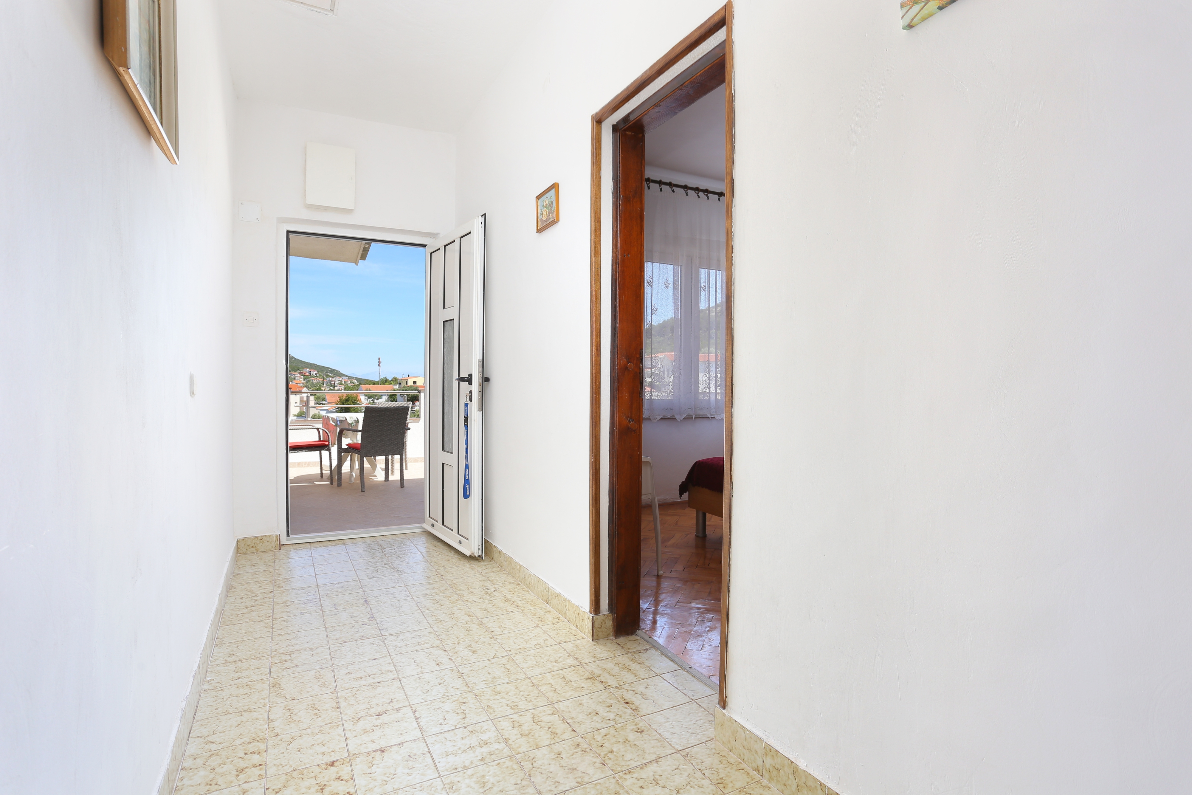 Two bedroom apartment with air-conditioning Vinišće, Trogir  A-a