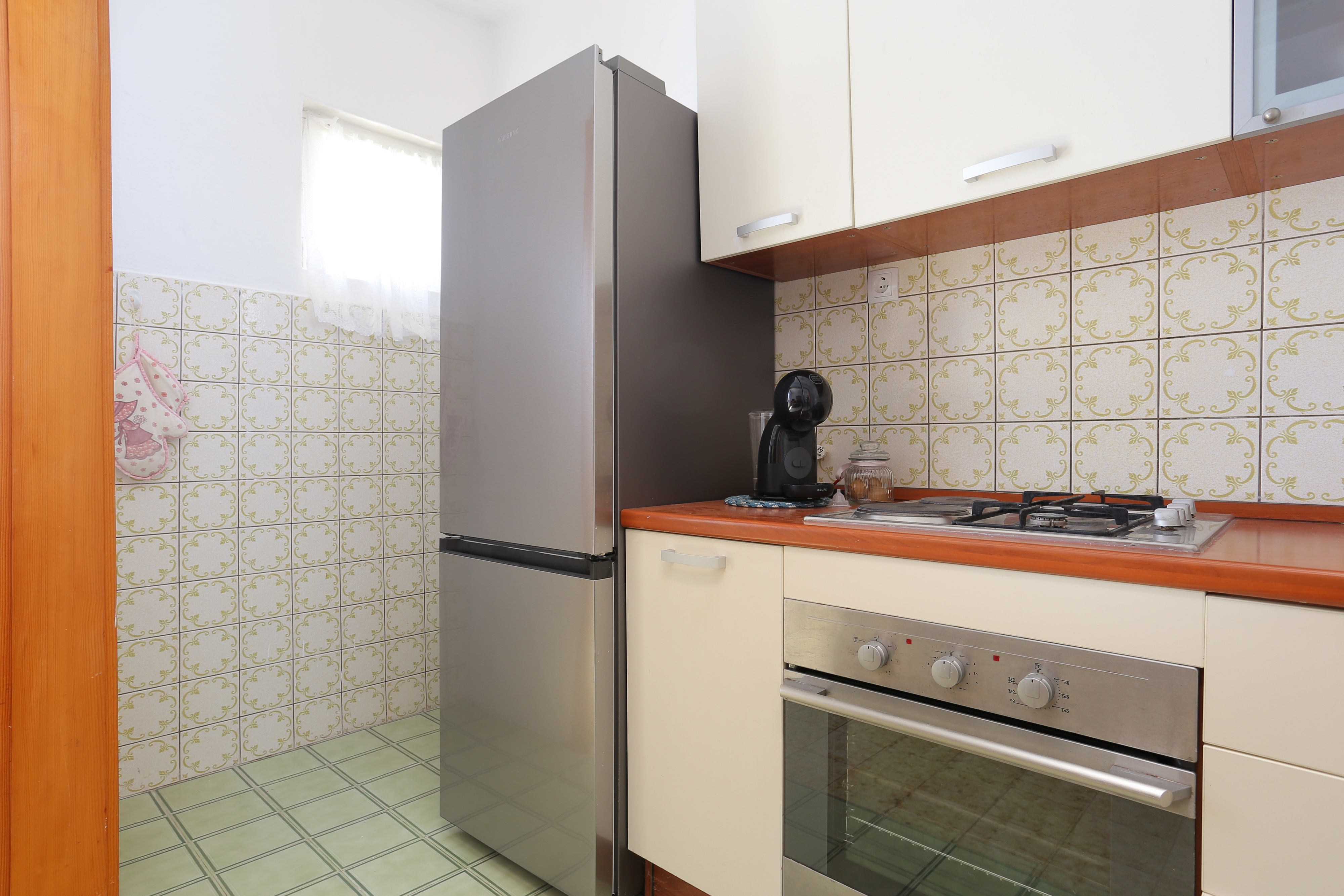 Two bedroom apartment with air-conditioning Vinišće, Trogir  A-a