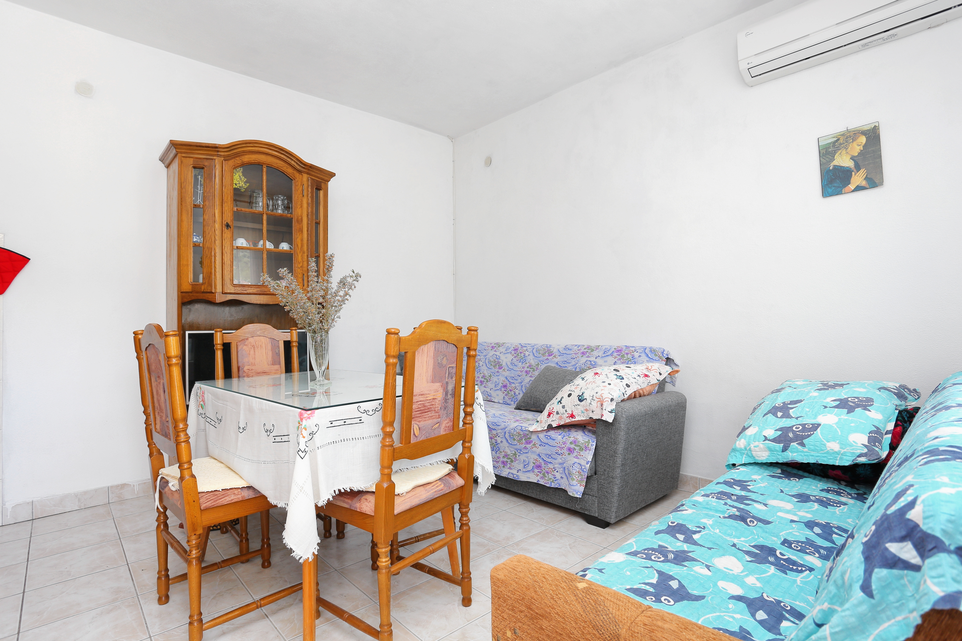One bedroom apartment with air-conditioning Vinišće, Trogir  A-b