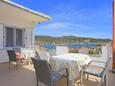 Shared terrace Vinišće, Shared terrace in the apartment, with a sea view and WiFi.