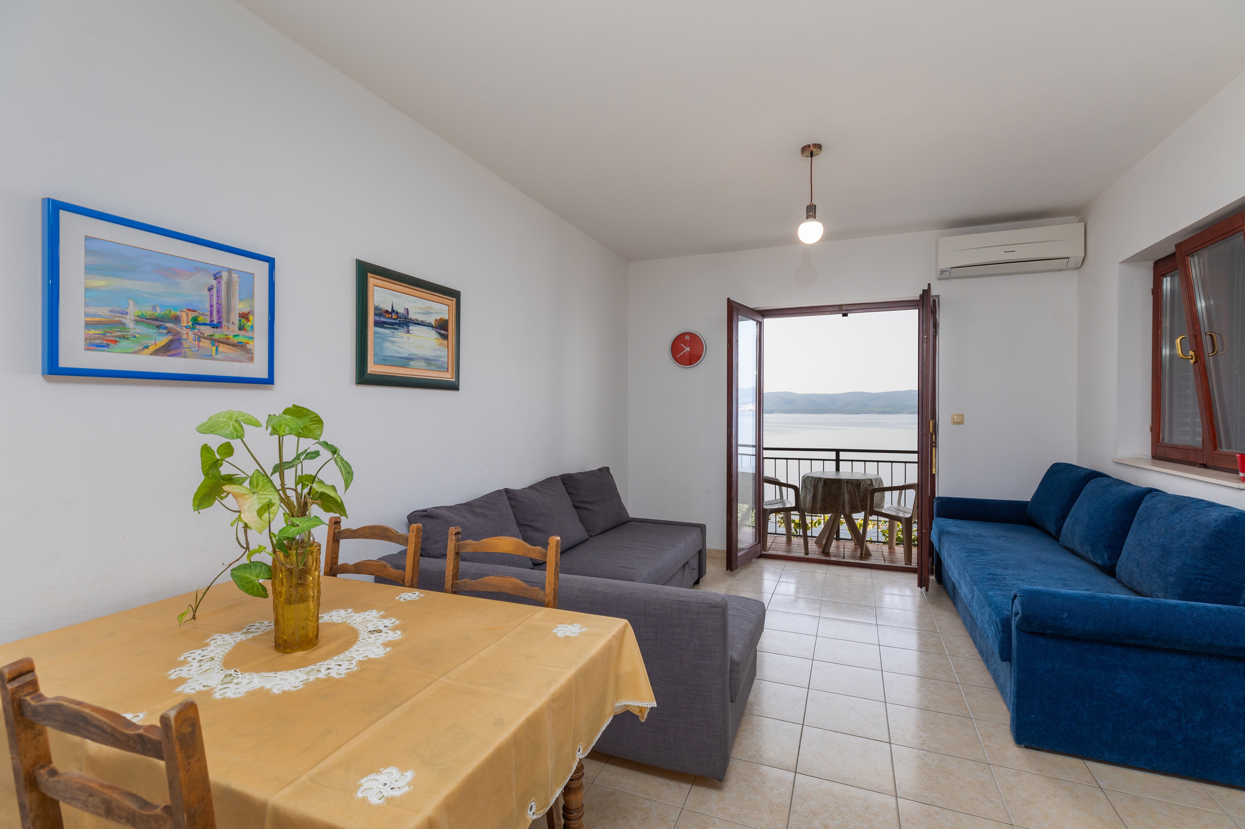 One bedroom apartment with balcony and sea view Mimice, Omiš (A-11045-a) One bedroom apartment with balcony and sea view Mimice, Omiš (A-11045-a)