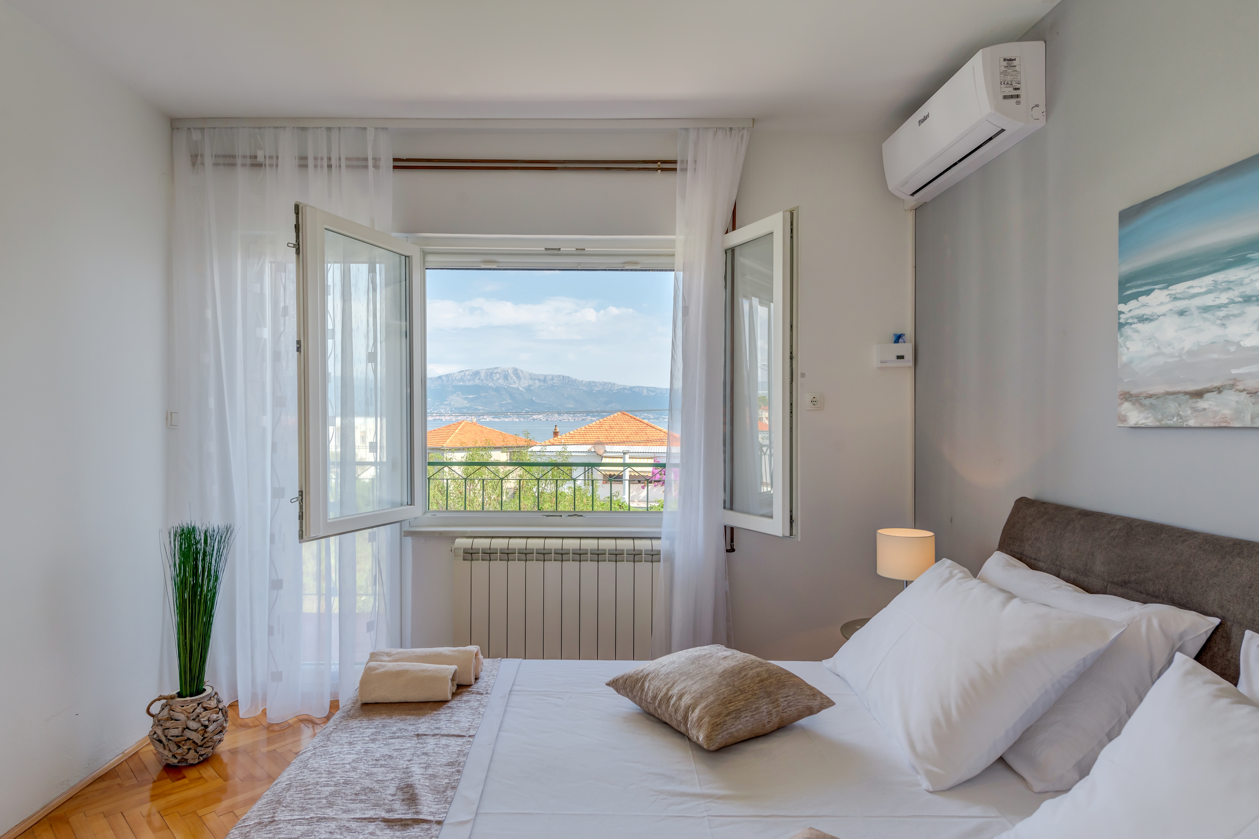 Two bedroom apartment with terrace and sea view Slatine, Čiovo  A-a