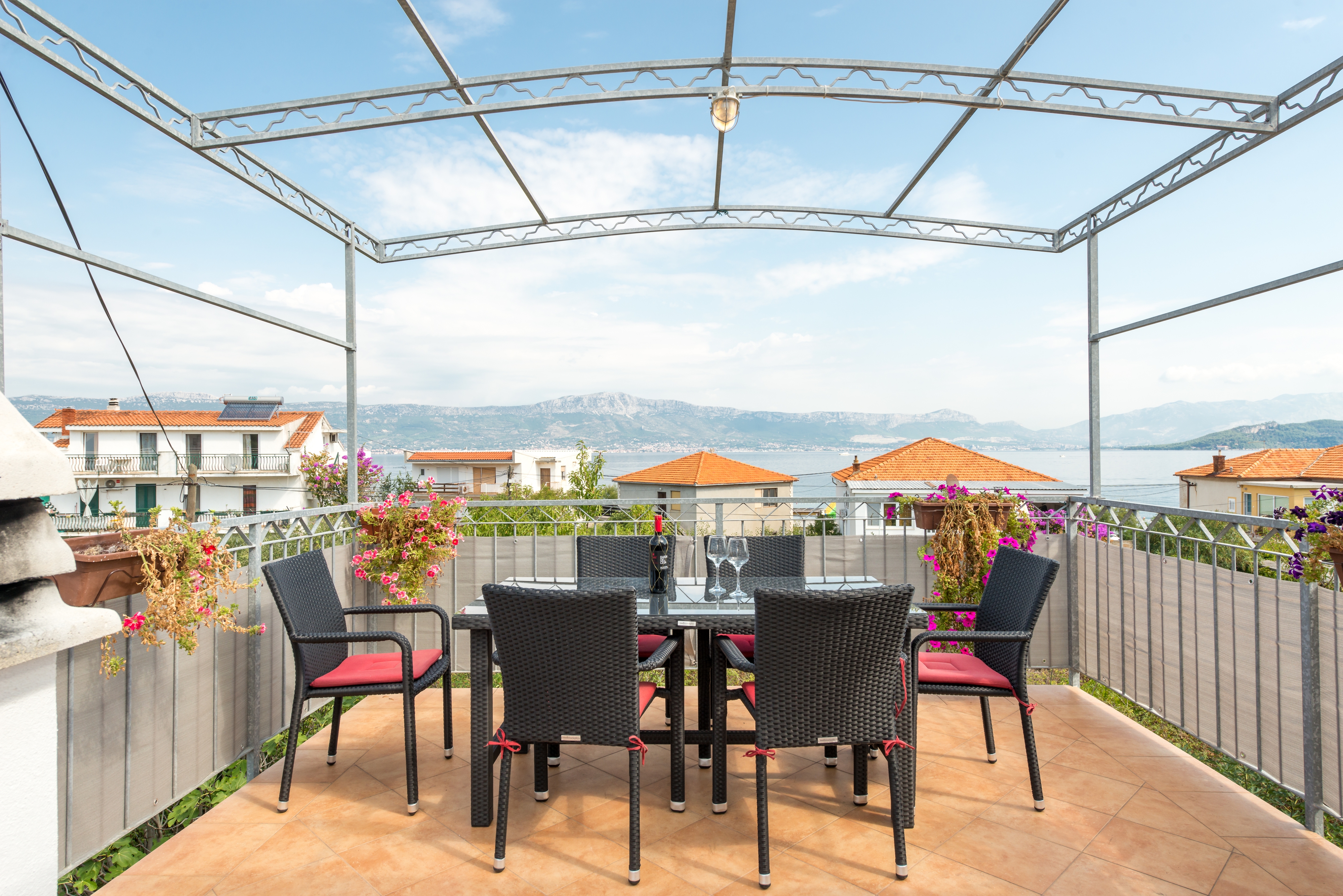 Two bedroom apartment with terrace and sea view Slatine, Čiovo  A-a