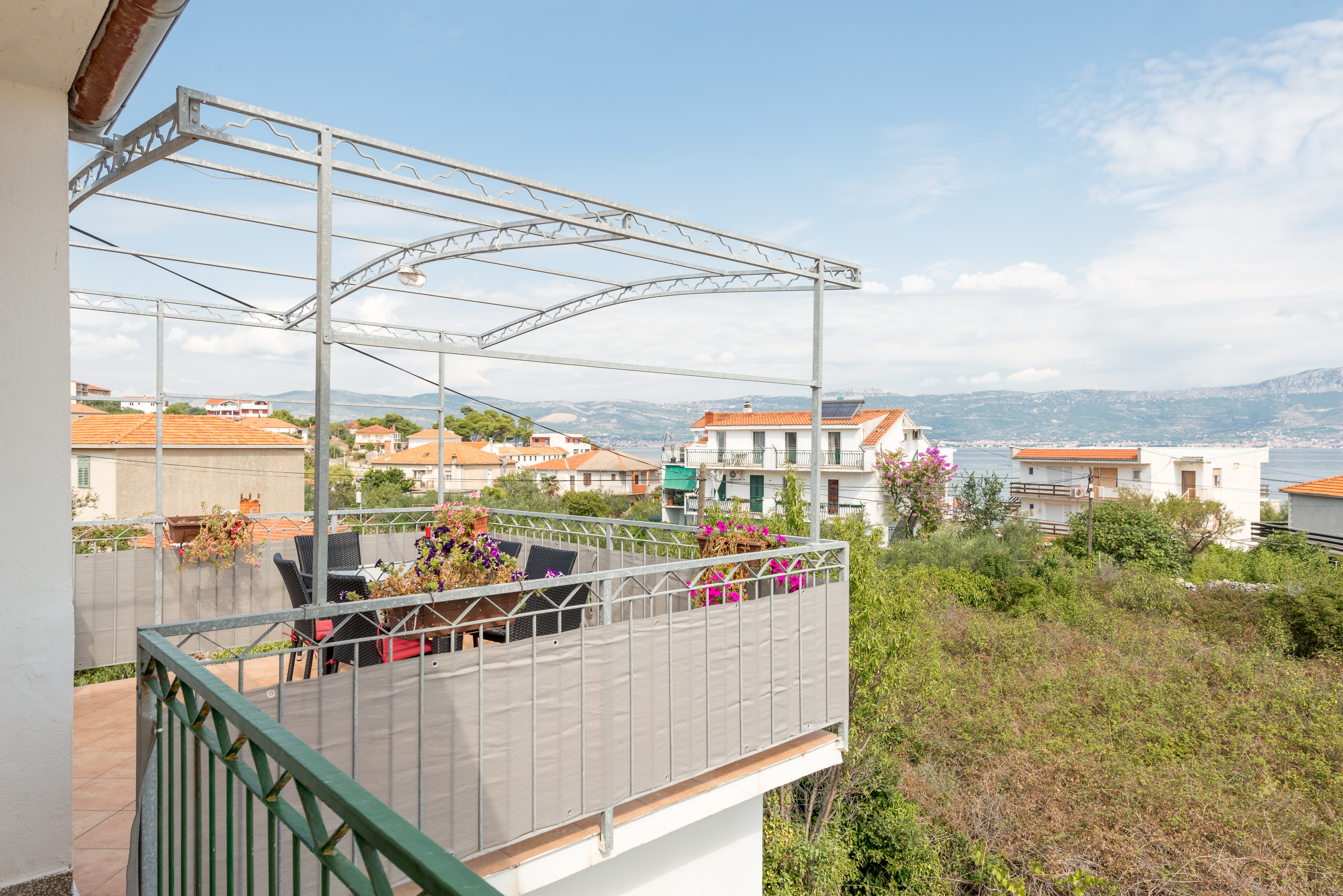 Two bedroom apartment with terrace and sea view Slatine, Čiovo  A-a