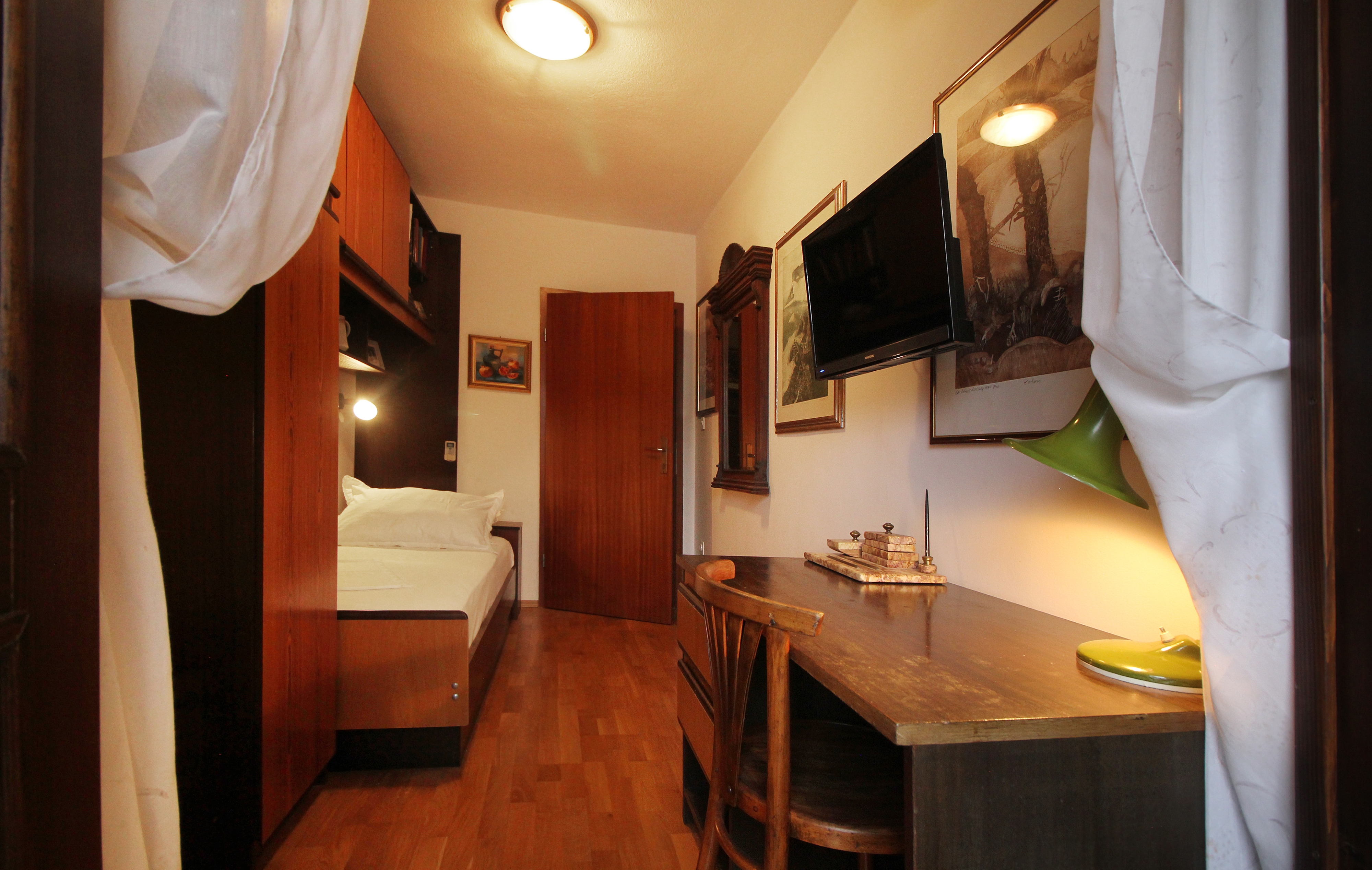 Studio flat with terrace Makarska (AS-11063-d) Studio flat with terrace Makarska (AS-11063-d)