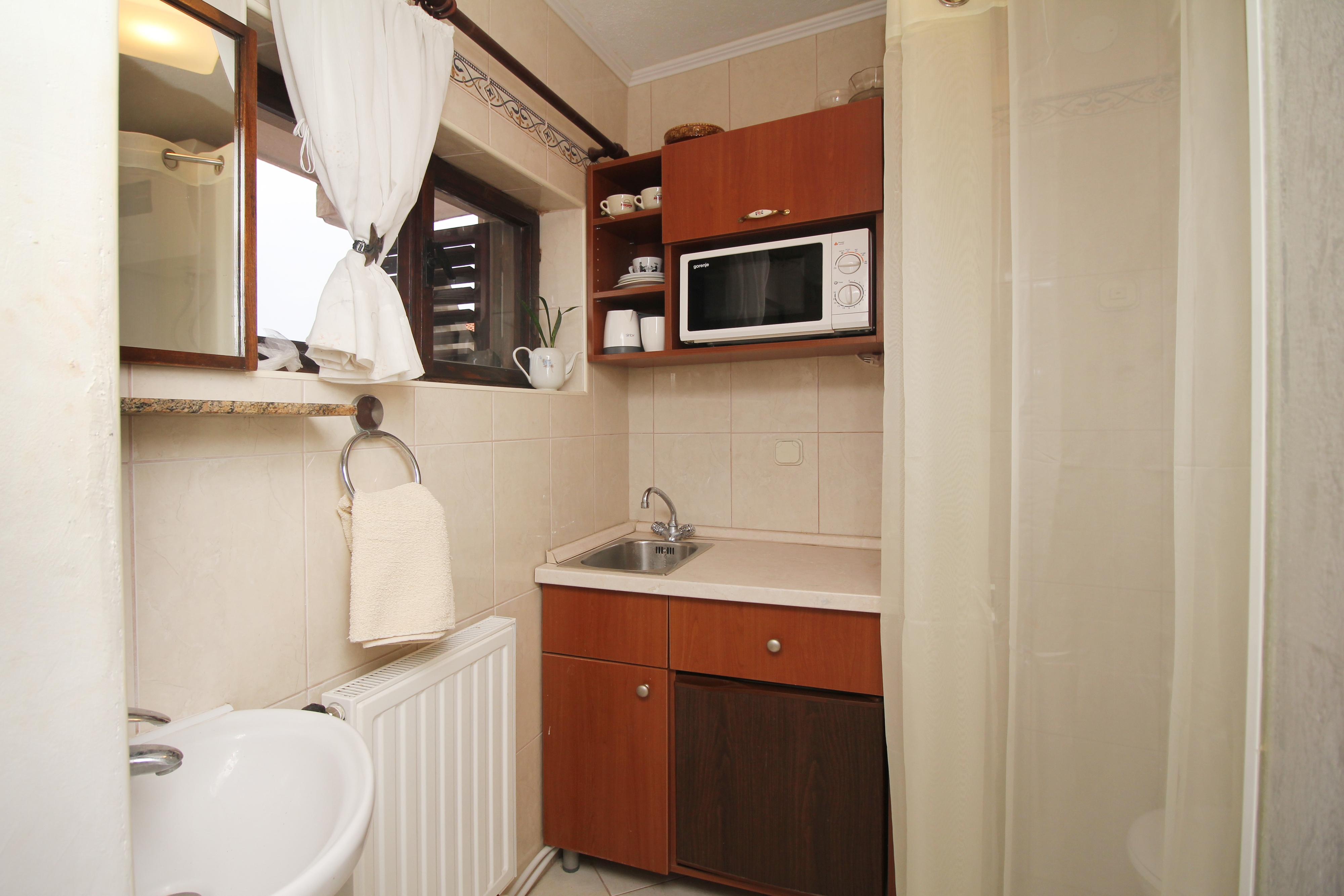 Studio flat with terrace Makarska (AS-11063-d) Studio flat with terrace Makarska (AS-11063-d)