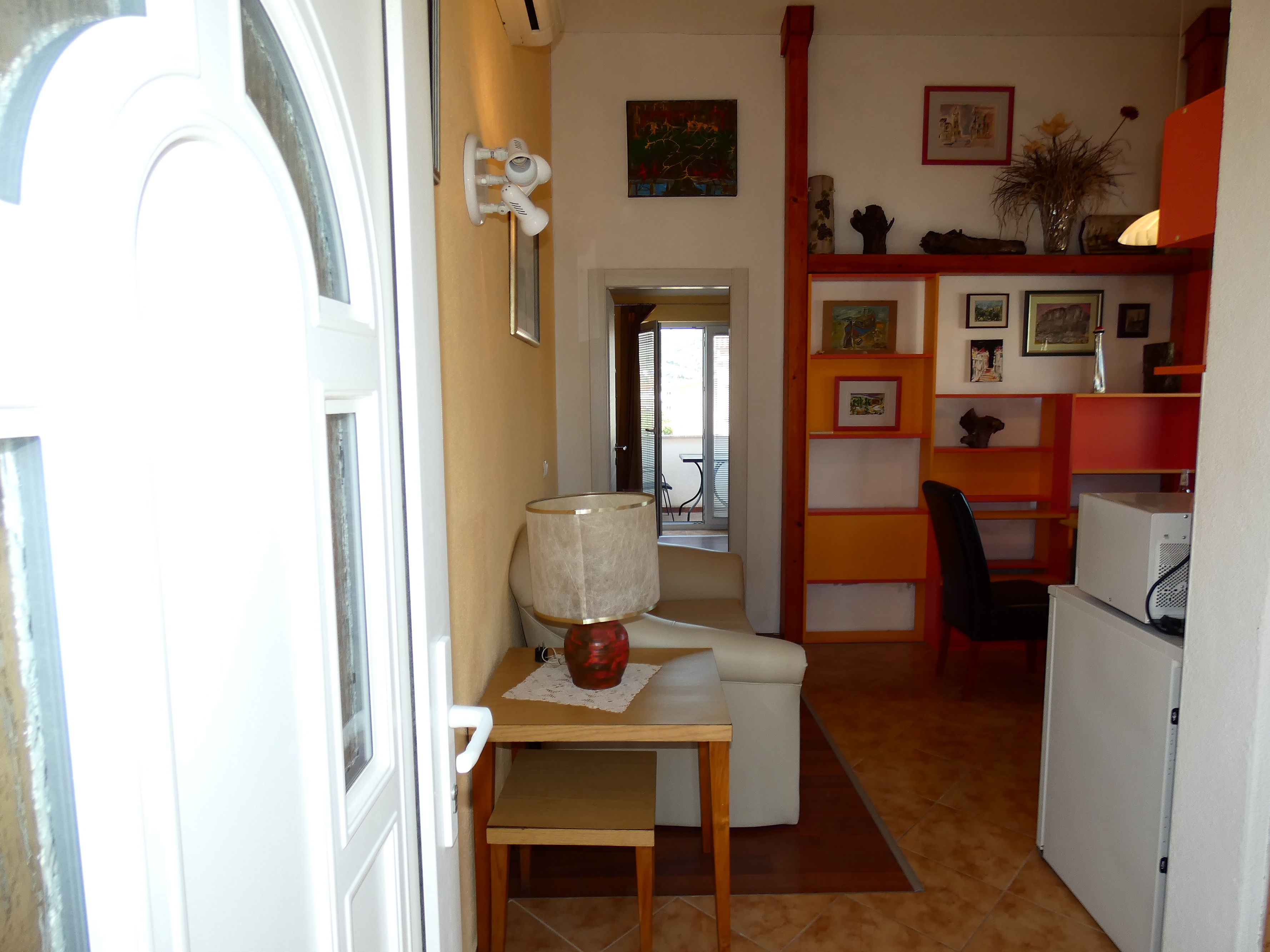 One bedroom apartment with balcony Vinišće, Trogir  A-b