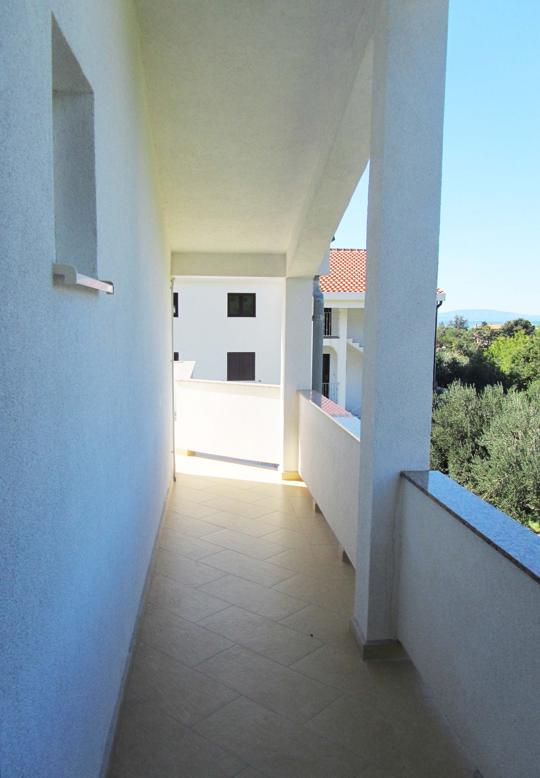 Two bedroom apartment with terrace and sea view Banjol, Rab  A-b