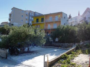 Property Mavarštica, Čiovo, Property 1109 - Apartments near sea with pebble beach.