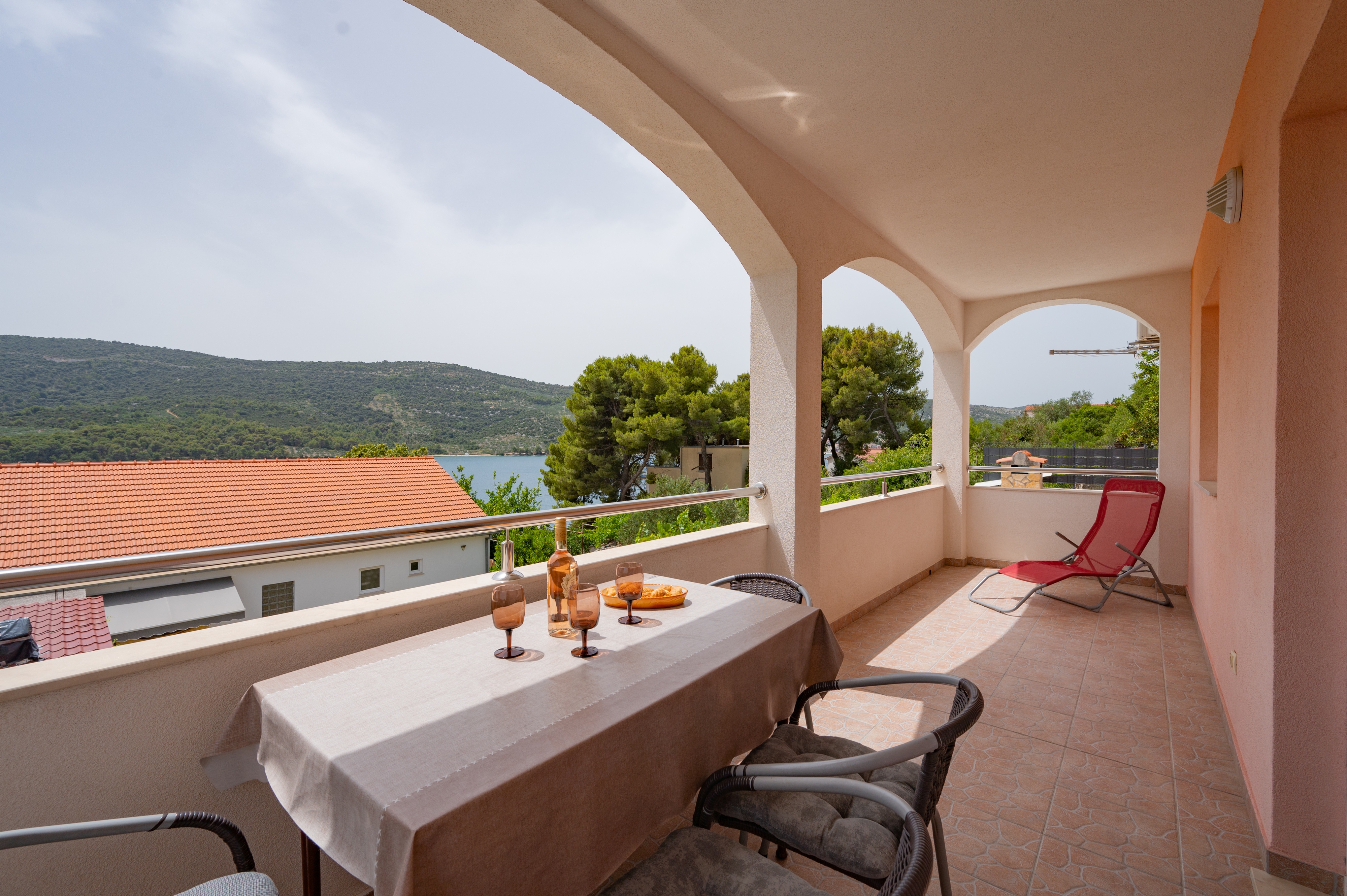 Two bedroom apartment with terrace and sea view Poljica, Trogir  A-a