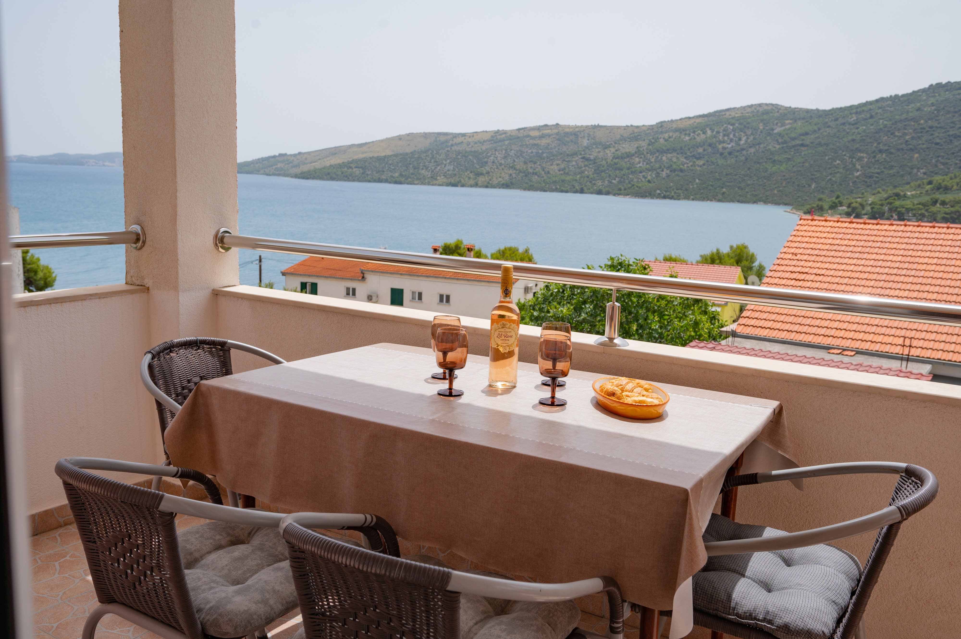 Two bedroom apartment with terrace and sea view Poljica, Trogir  A-a