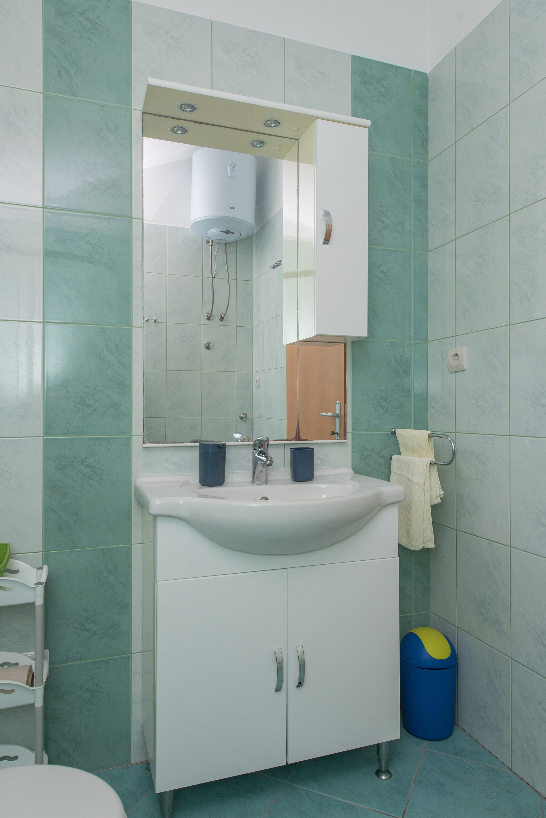 Two bedroom apartment with terrace and sea view Poljica, Trogir  A-b
