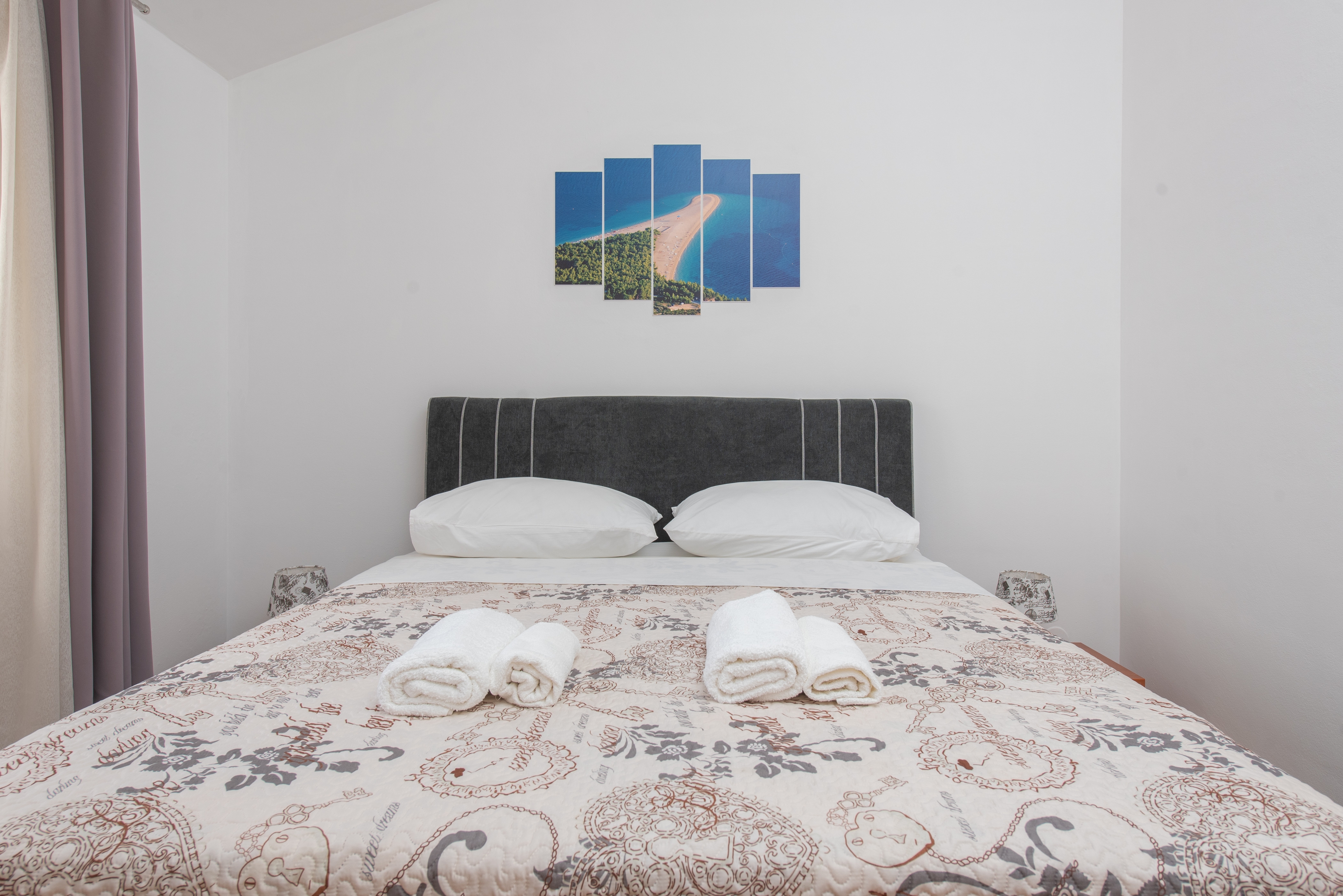 Two bedroom apartment with terrace and sea view Poljica, Trogir  A-b