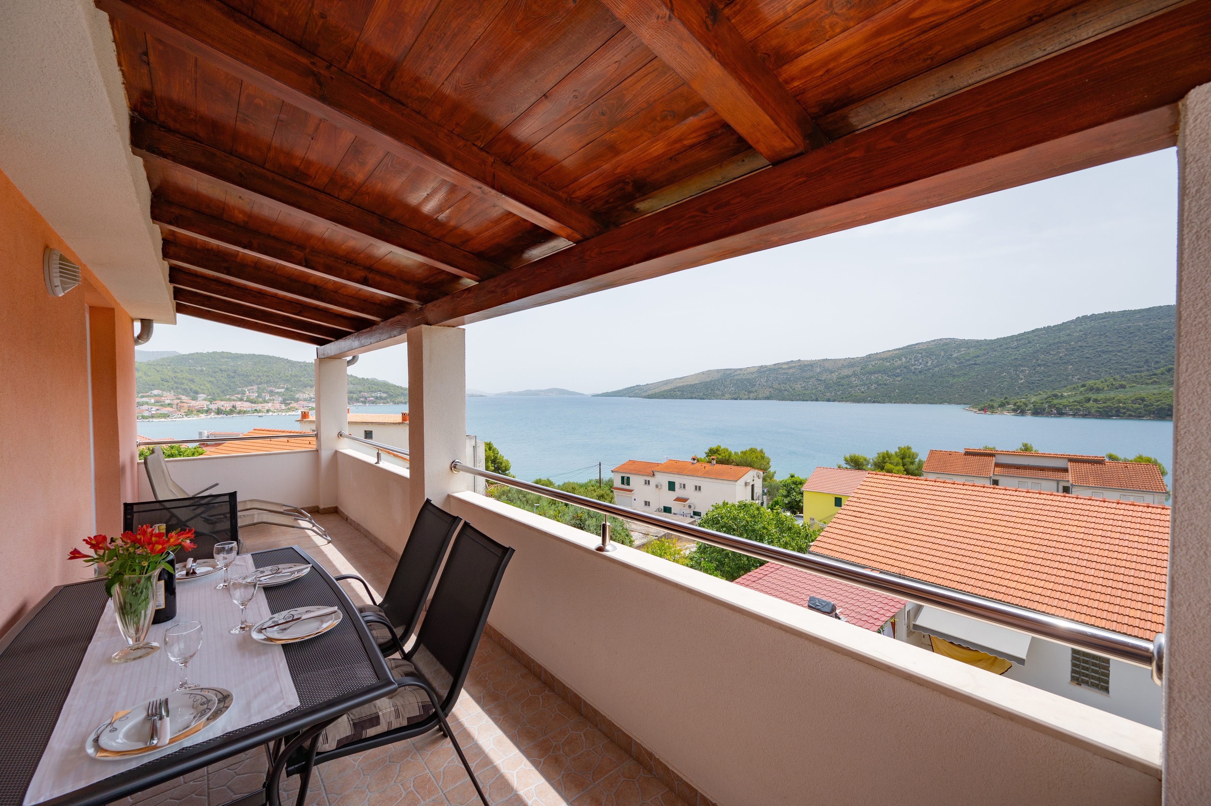 Two bedroom apartment with terrace and sea view Poljica, Trogir (A-11103-b)
