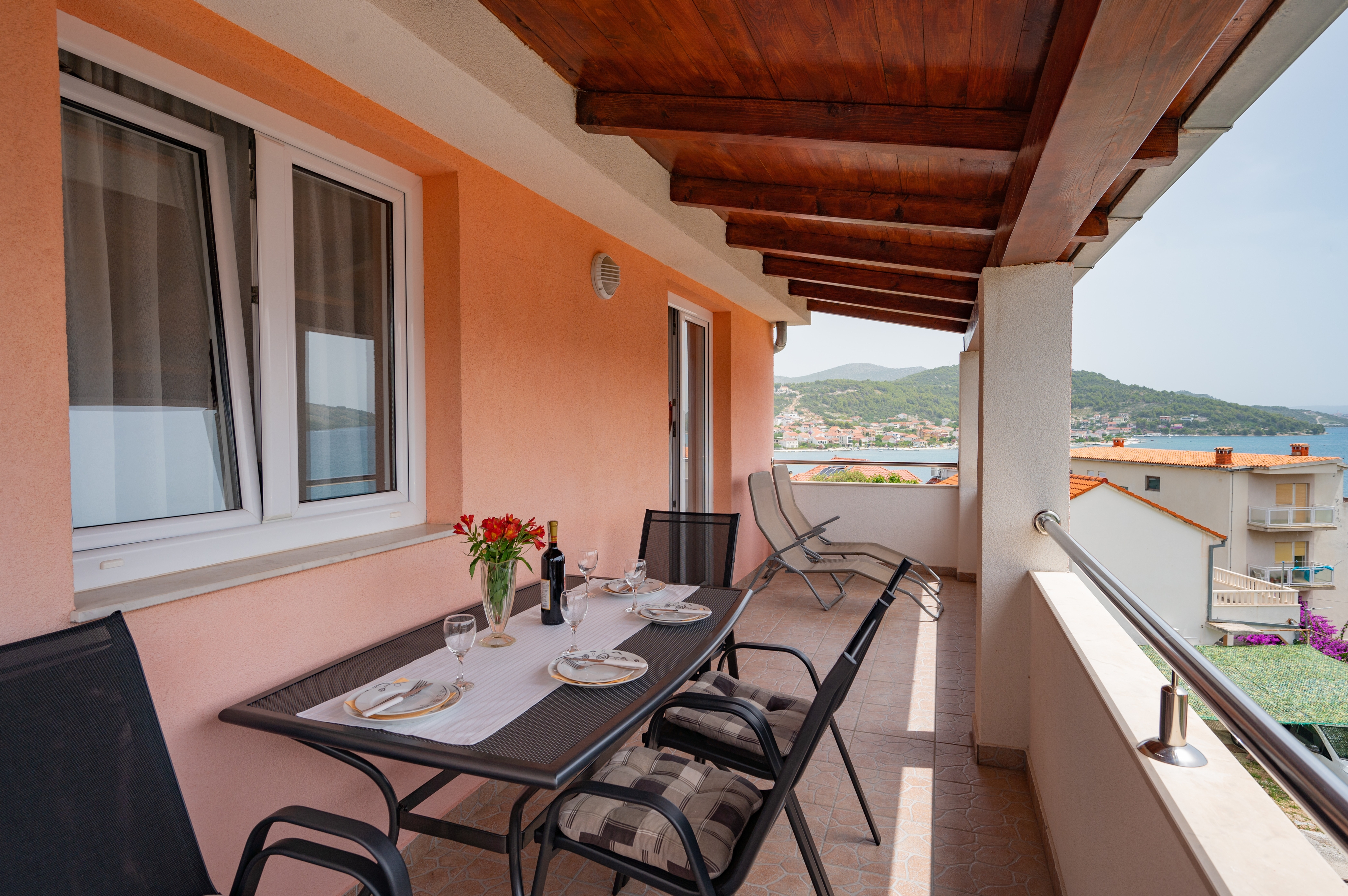 Two bedroom apartment with terrace and sea view Poljica, Trogir  A-b