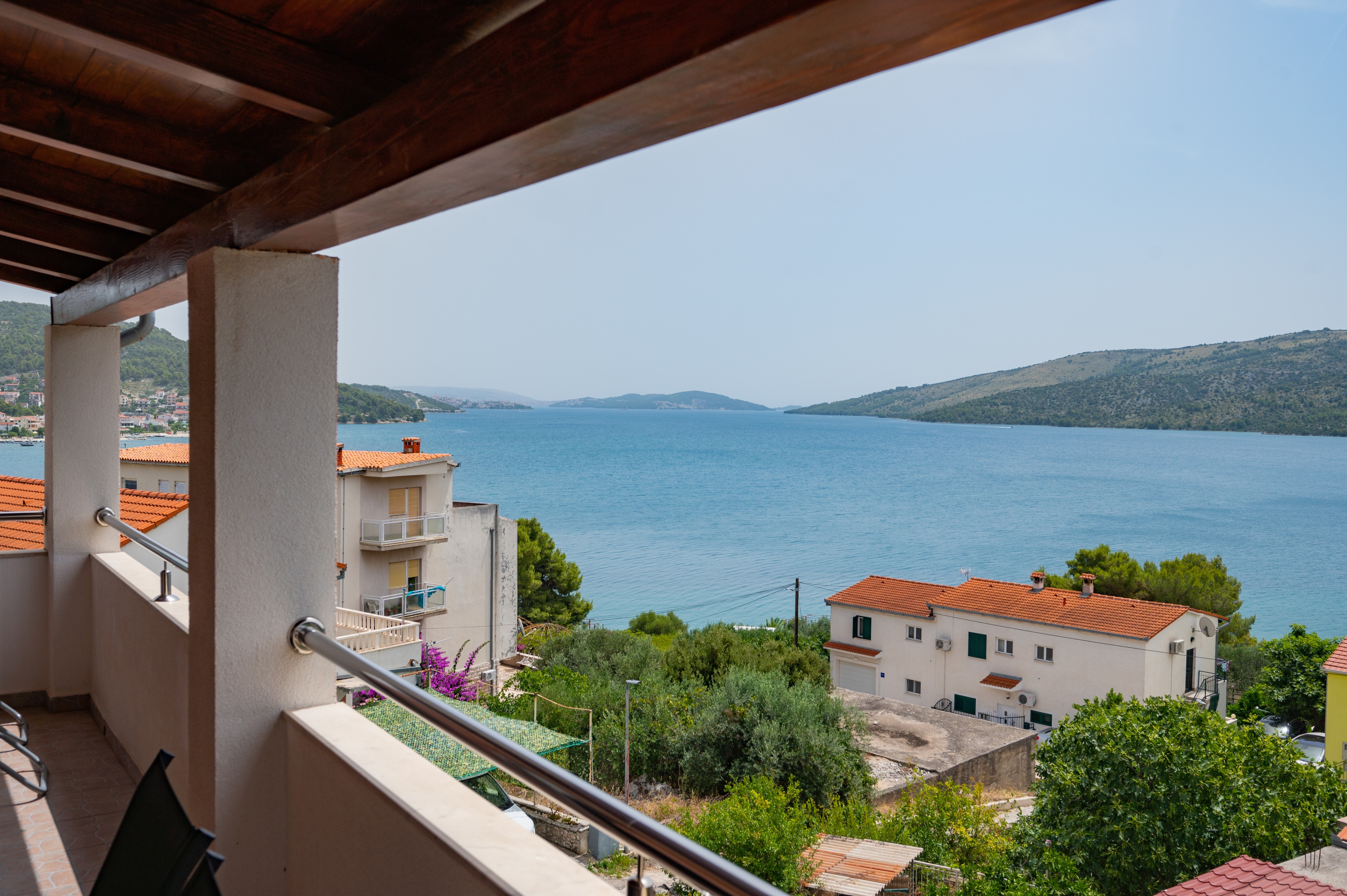 Two bedroom apartment with terrace and sea view Poljica, Trogir  A-b