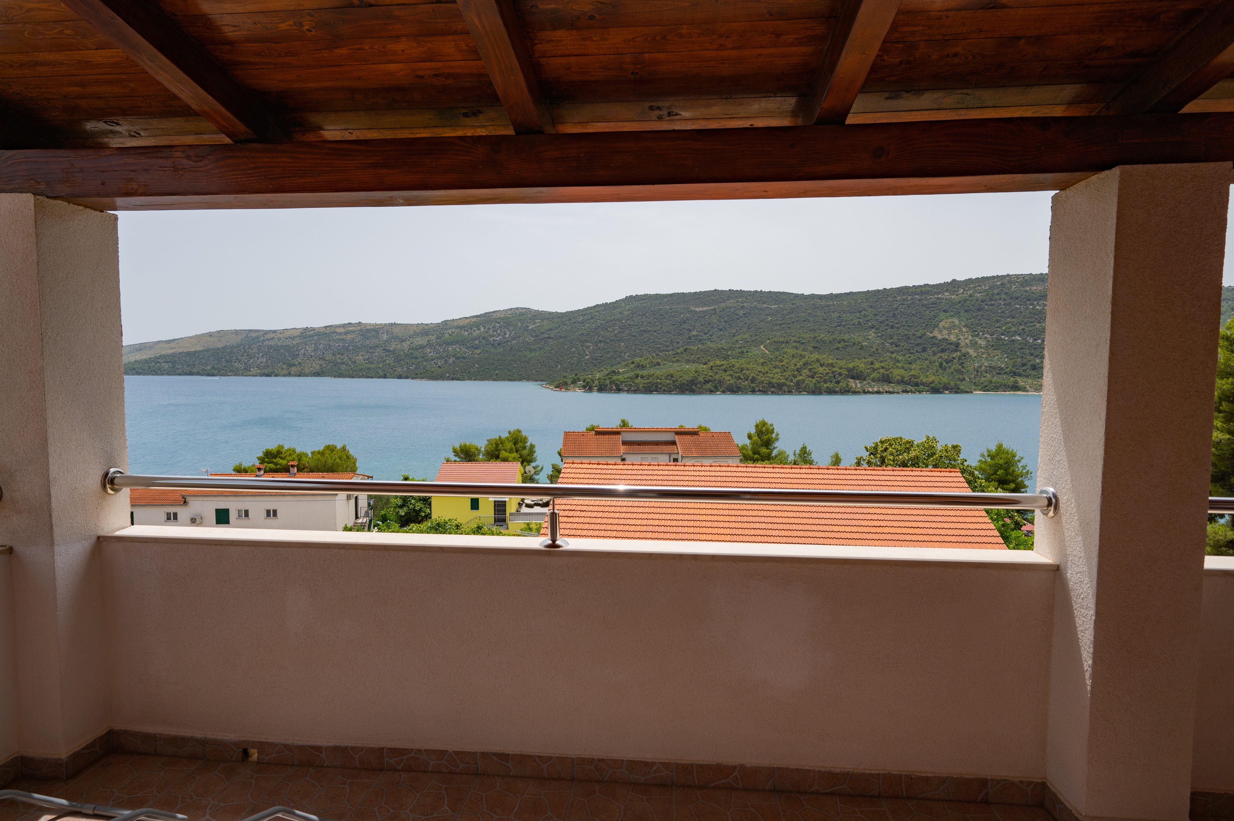 Two bedroom apartment with terrace and sea view Poljica, Trogir  A-b