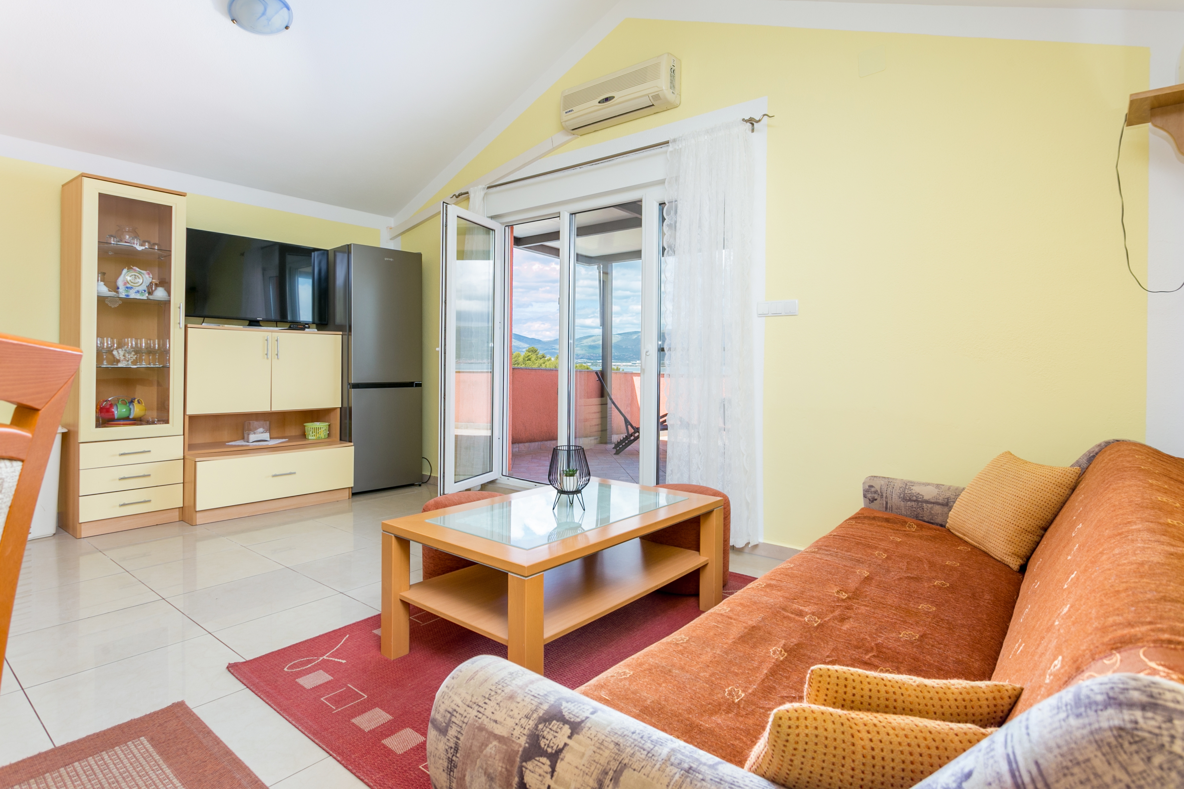 Two bedroom apartment with terrace and sea view Slatine, Čiovo (A-11126-a) Two bedroom apartment with terrace and sea view Slatine, Čiovo (A-11126-a)