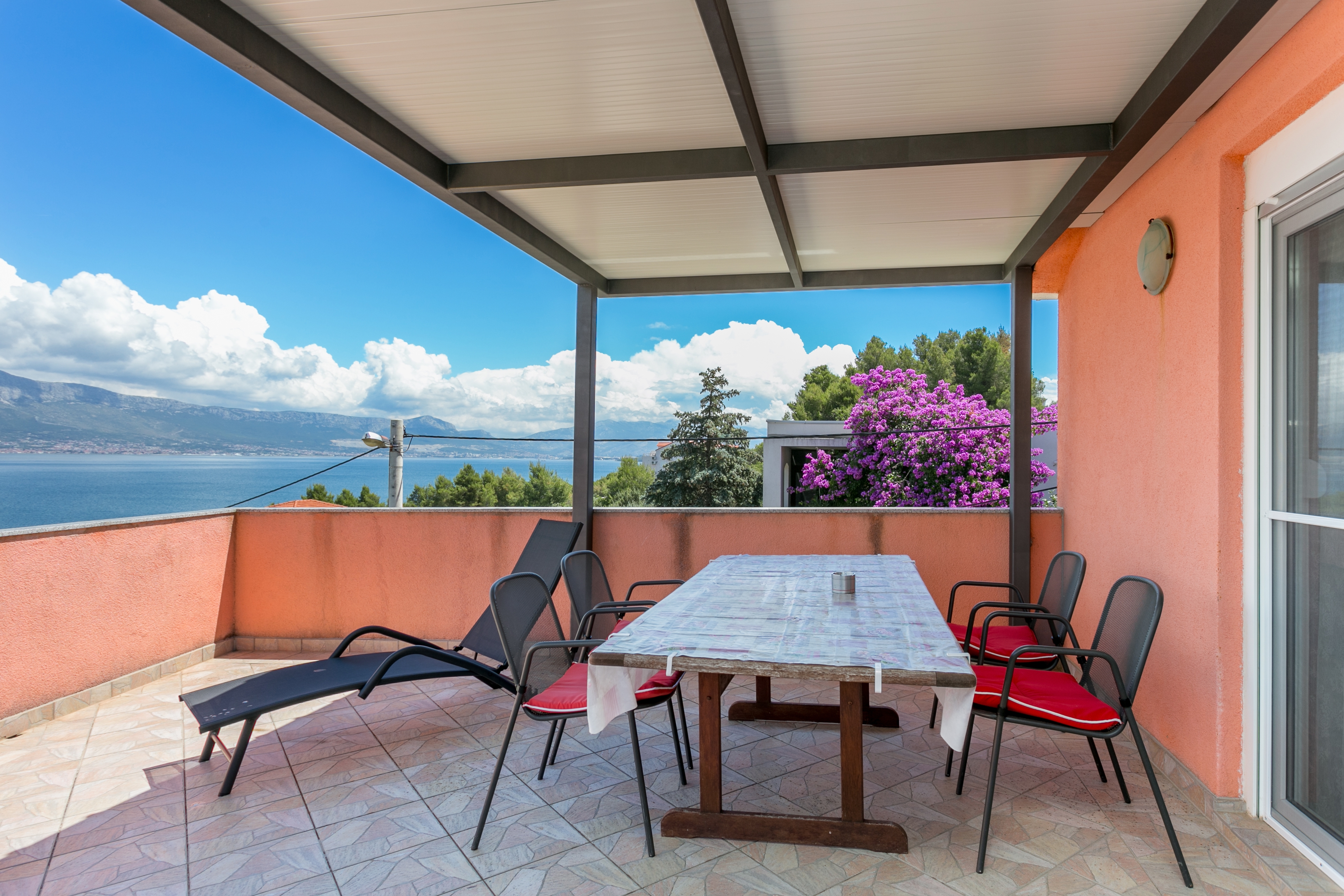 Two bedroom apartment with terrace and sea view Slatine, Čiovo (A-11126-a) Two bedroom apartment with terrace and sea view Slatine, Čiovo (A-11126-a)