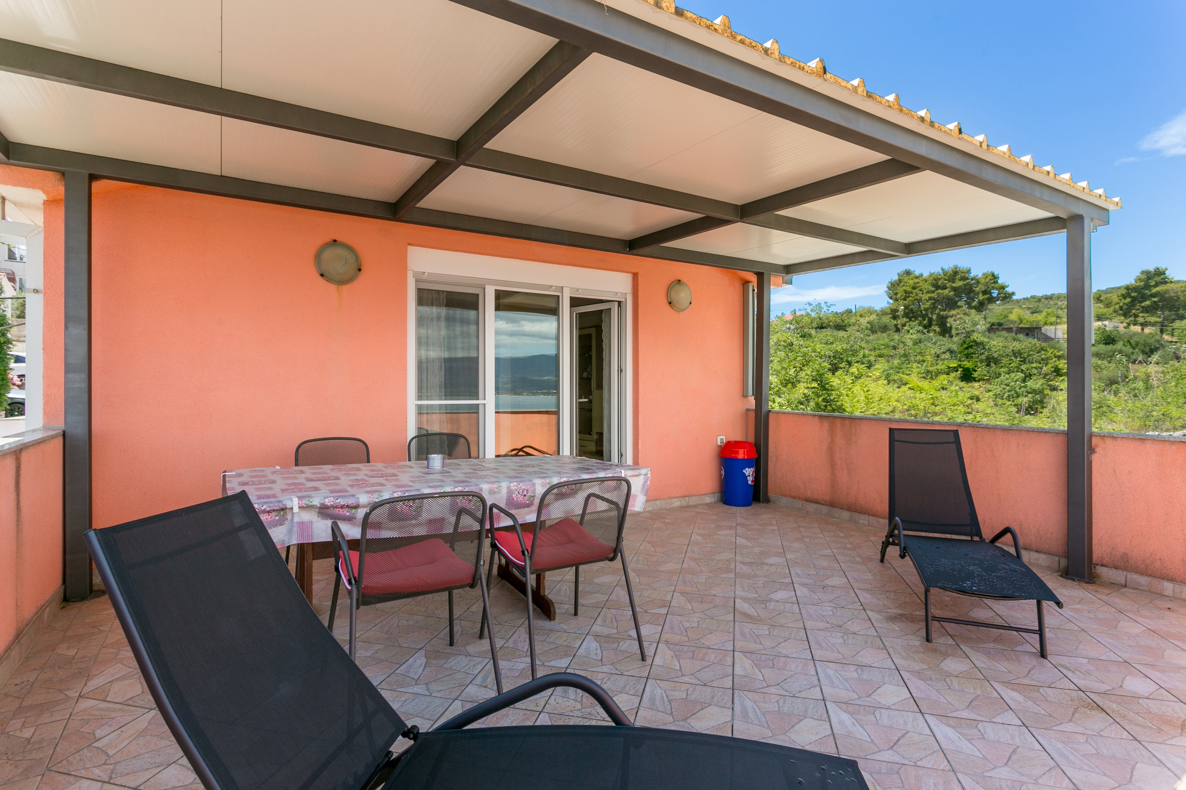 Two bedroom apartment with terrace and sea view Slatine, Čiovo  A-a