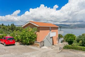 Apartments by the sea Slatine, Ciovo - 11126