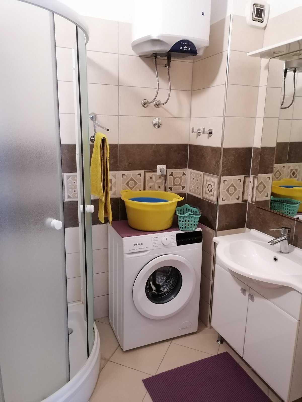 Dvosobni apartman uz plažu Rogoznica  A-b