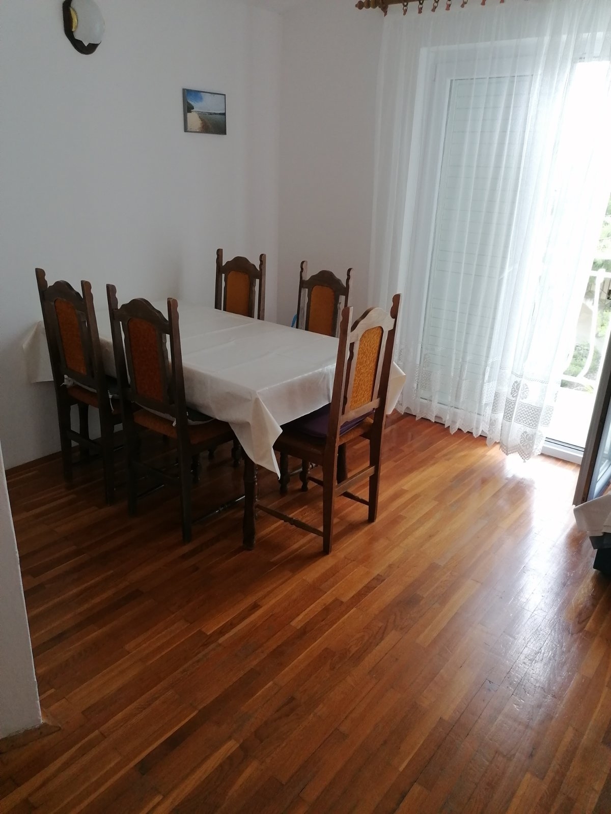 Dvosobni apartman uz plažu Rogoznica  A-b