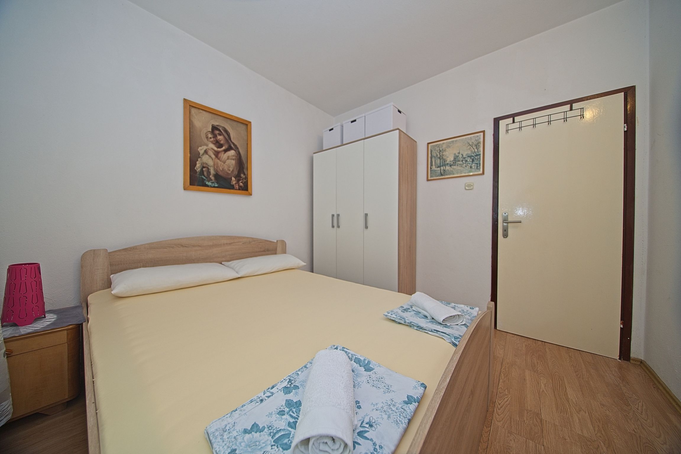 Two bedroom apartment with terrace and sea view Postira, Brač  A-a